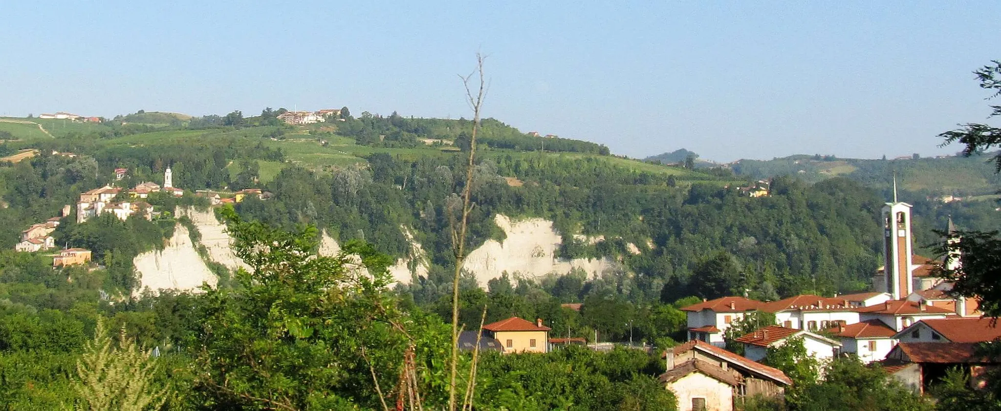 Photo showing: Clavesana (CN, Italy): panorama