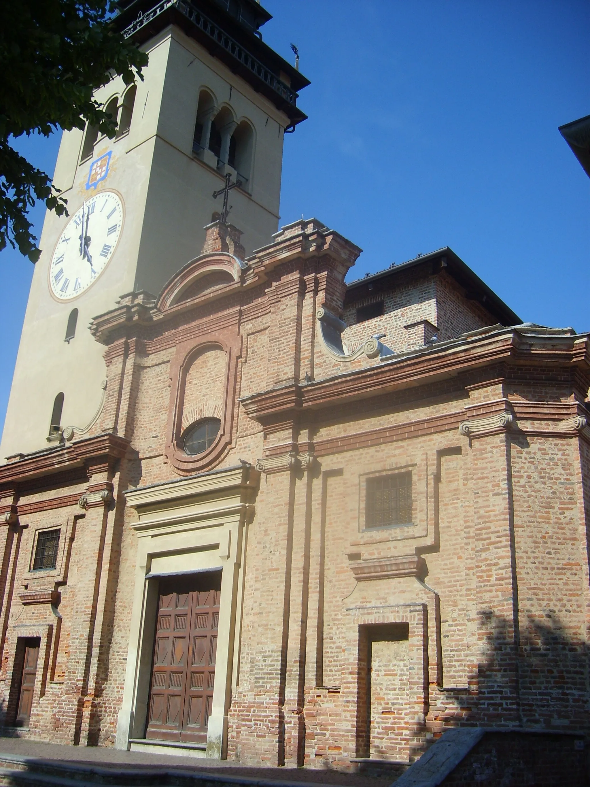 Photo showing: Facciata della Chiesa di San Giorgio a Chieri