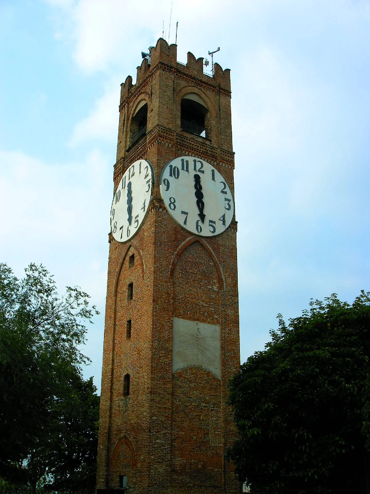 Photo showing: Torre Civica al Belvedere, Mondovì, Italy