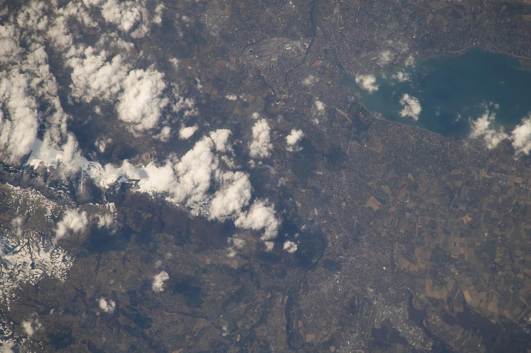 Photo showing: View of Earth taken during ISS Expedition 38.