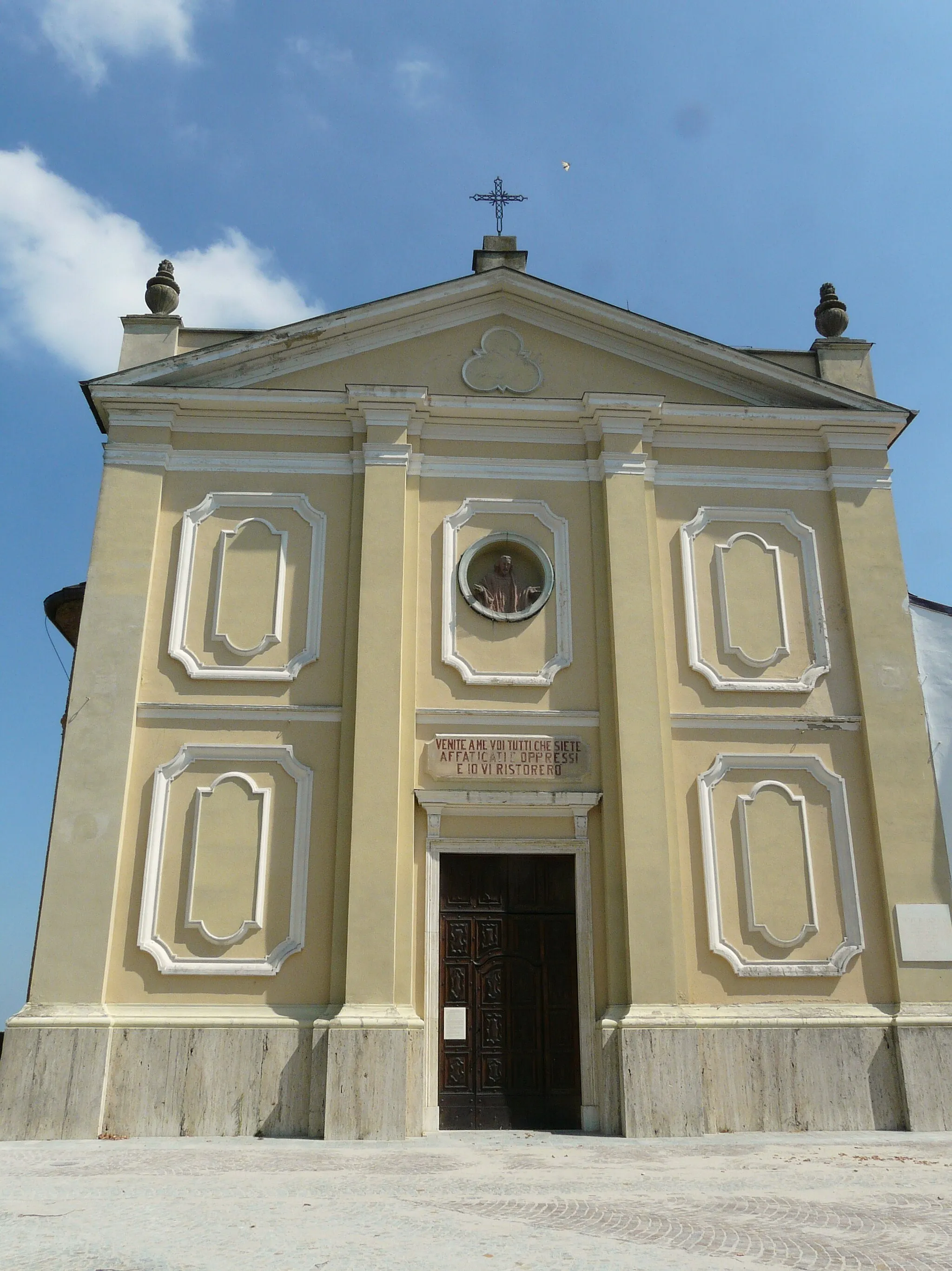 Photo showing: Chiesa dei Santi Vittore e Corona, già abbazia aleramica, di Grazzano Badoglio, Piemonte, Italia