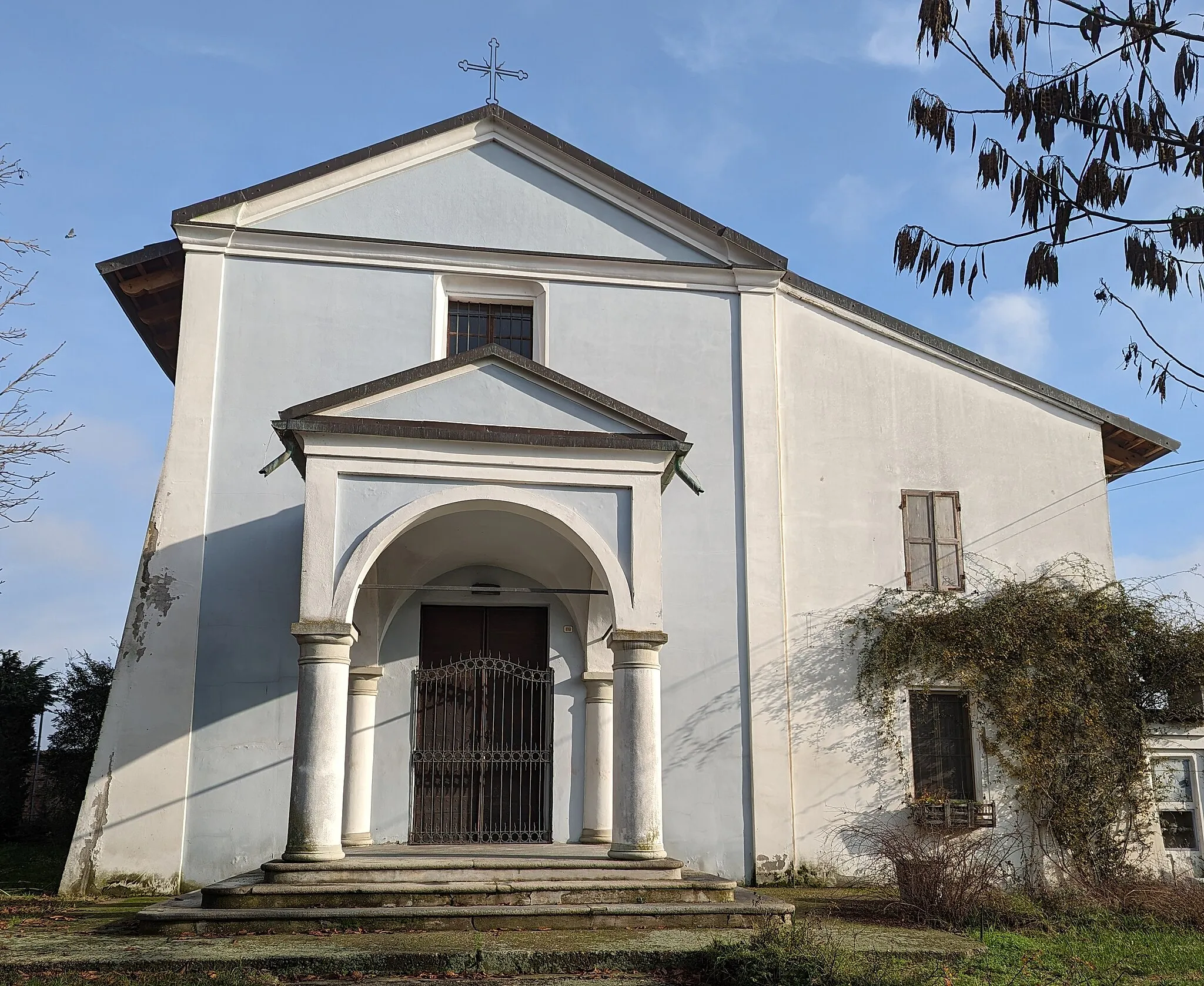 Photo showing: Chiesa Parrocchiale della Beata Vergine Assunta (chiesa a Larizzate, Vercelli)