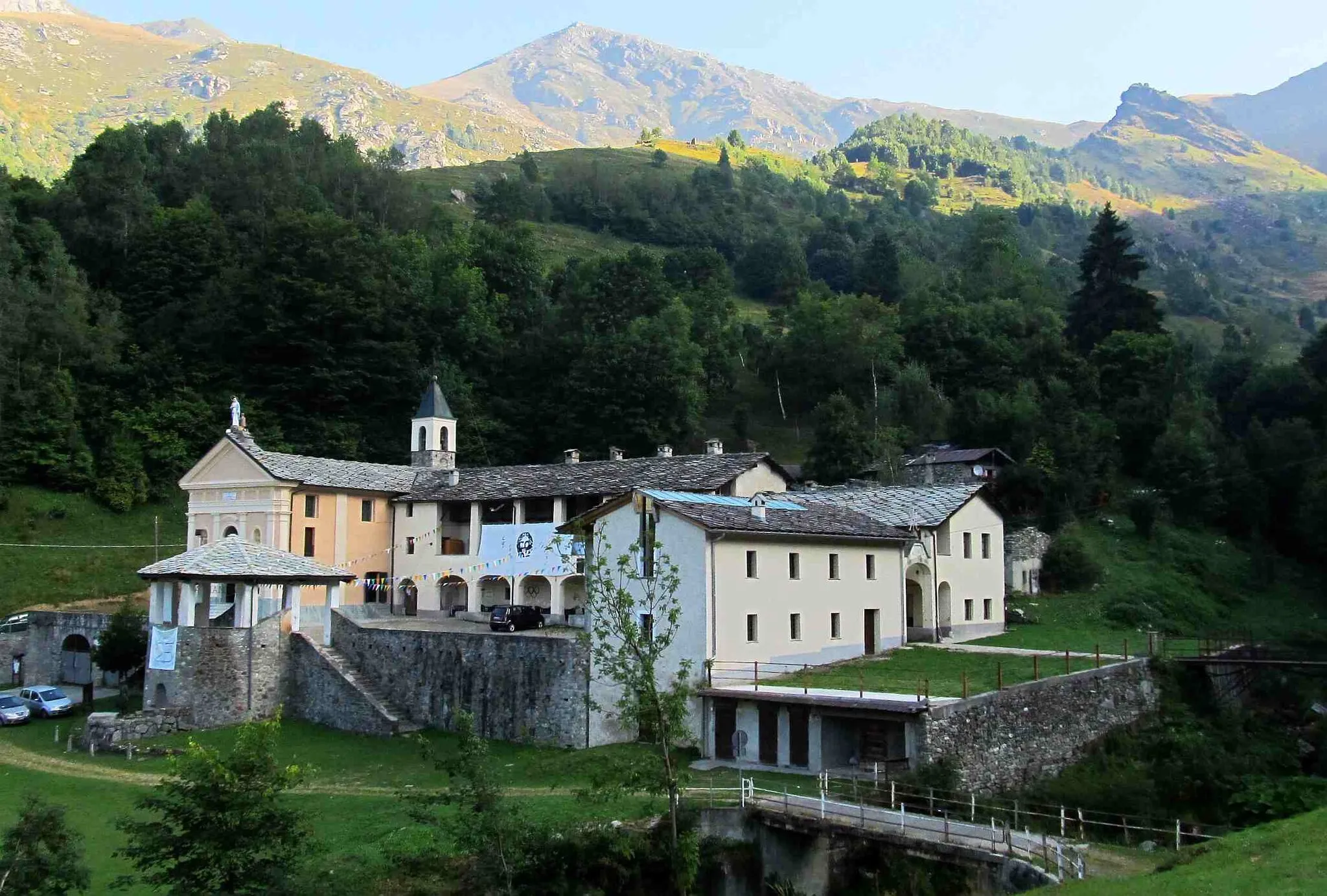 Photo showing: Santuario di Prascondù (TO, Italy): overall view