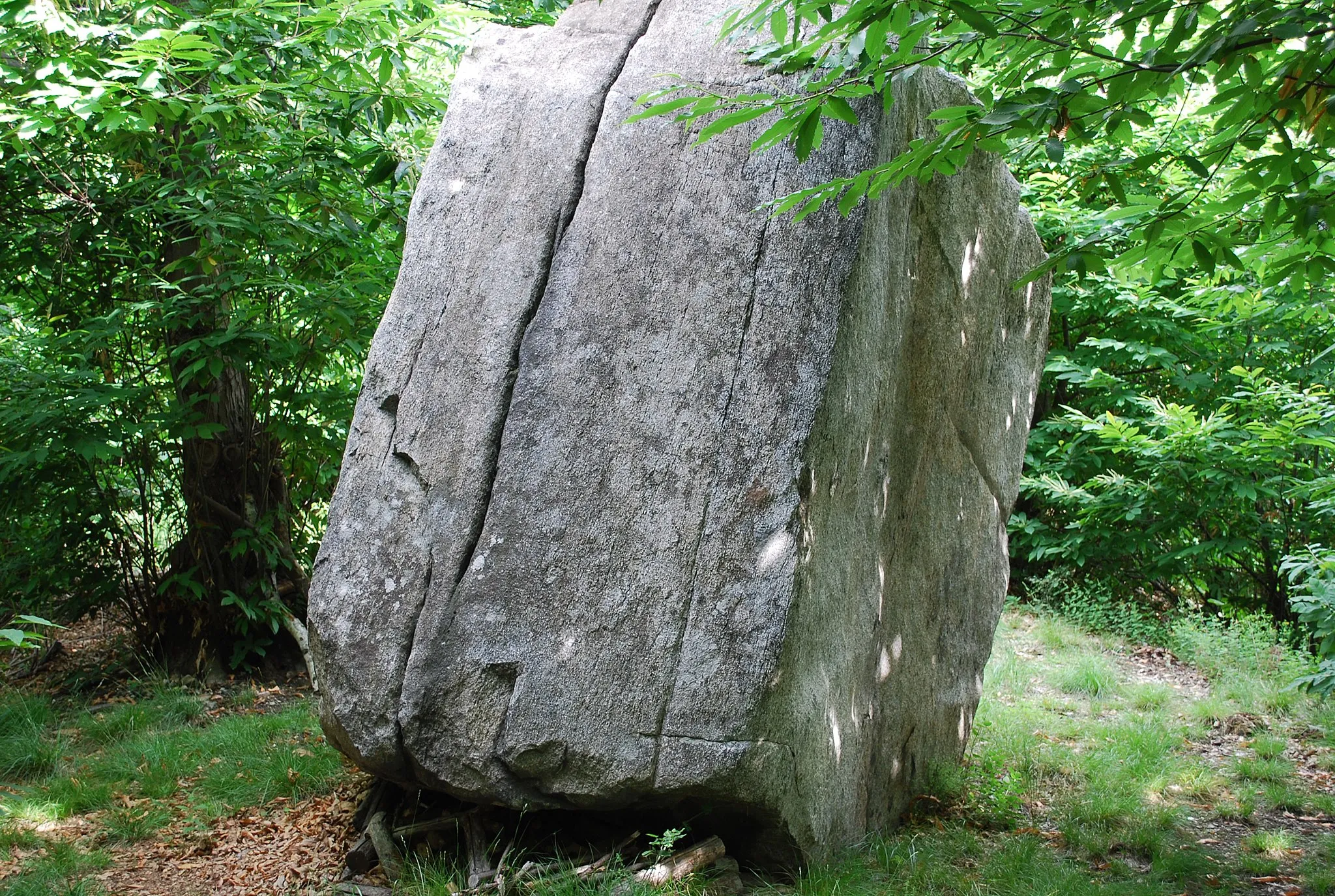 Photo showing: sasso del diavolo