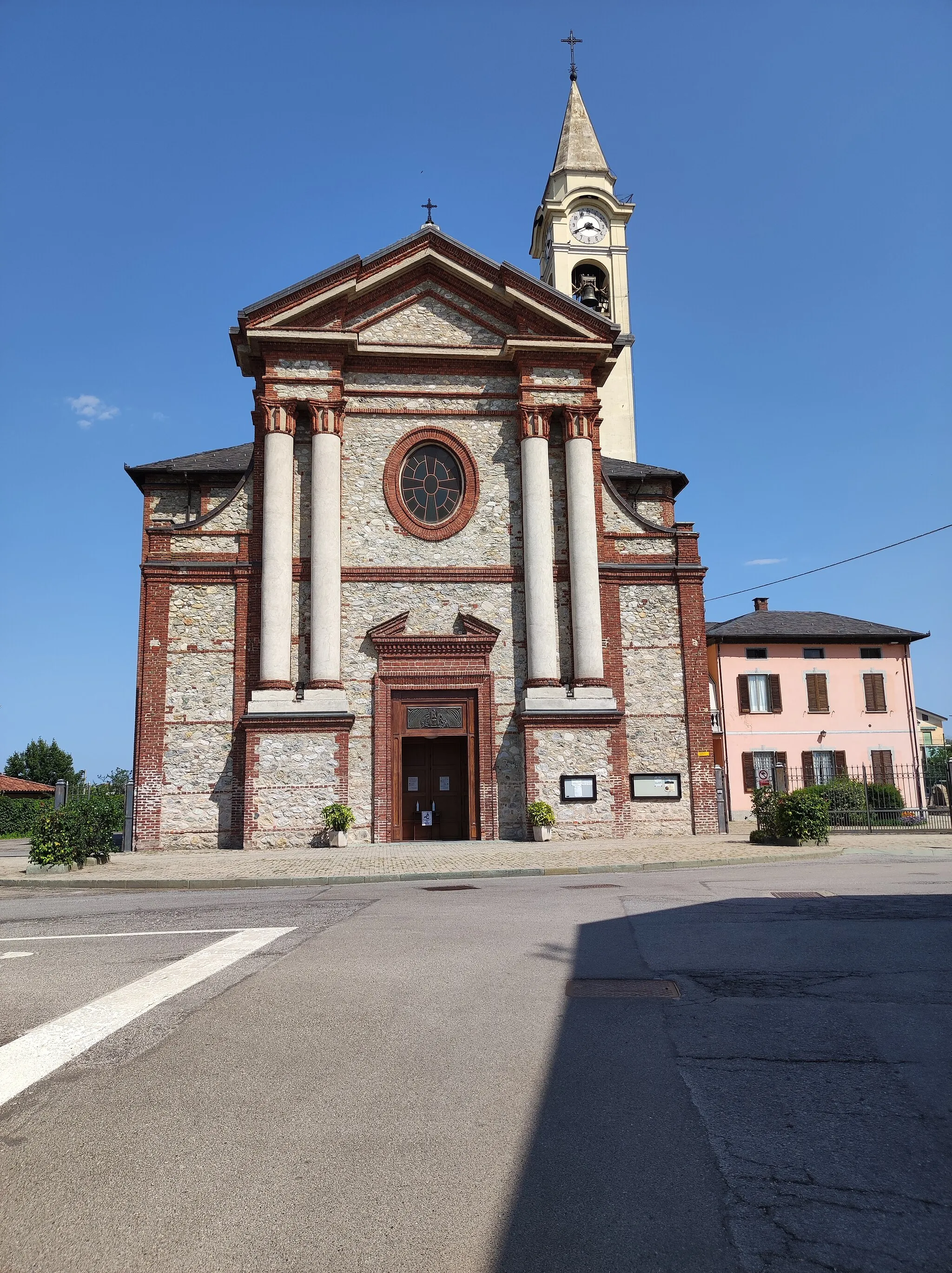 Photo showing: Chiesa della Madonna delle Grazie sita nella frazione Madonna delle Grazie di Cuneo, Italia