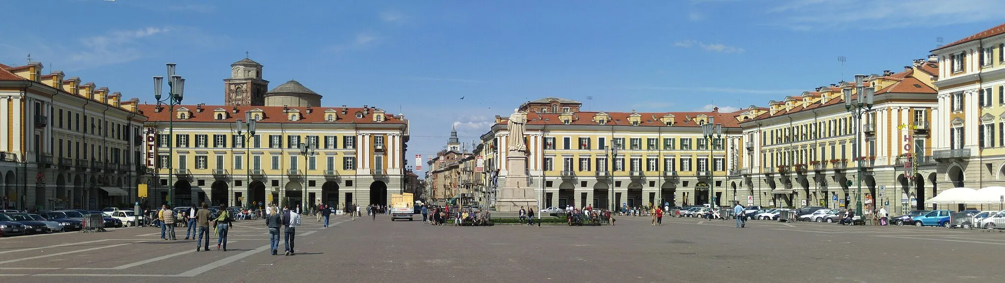 Photo showing: Cuneo, Piazza Galimberti