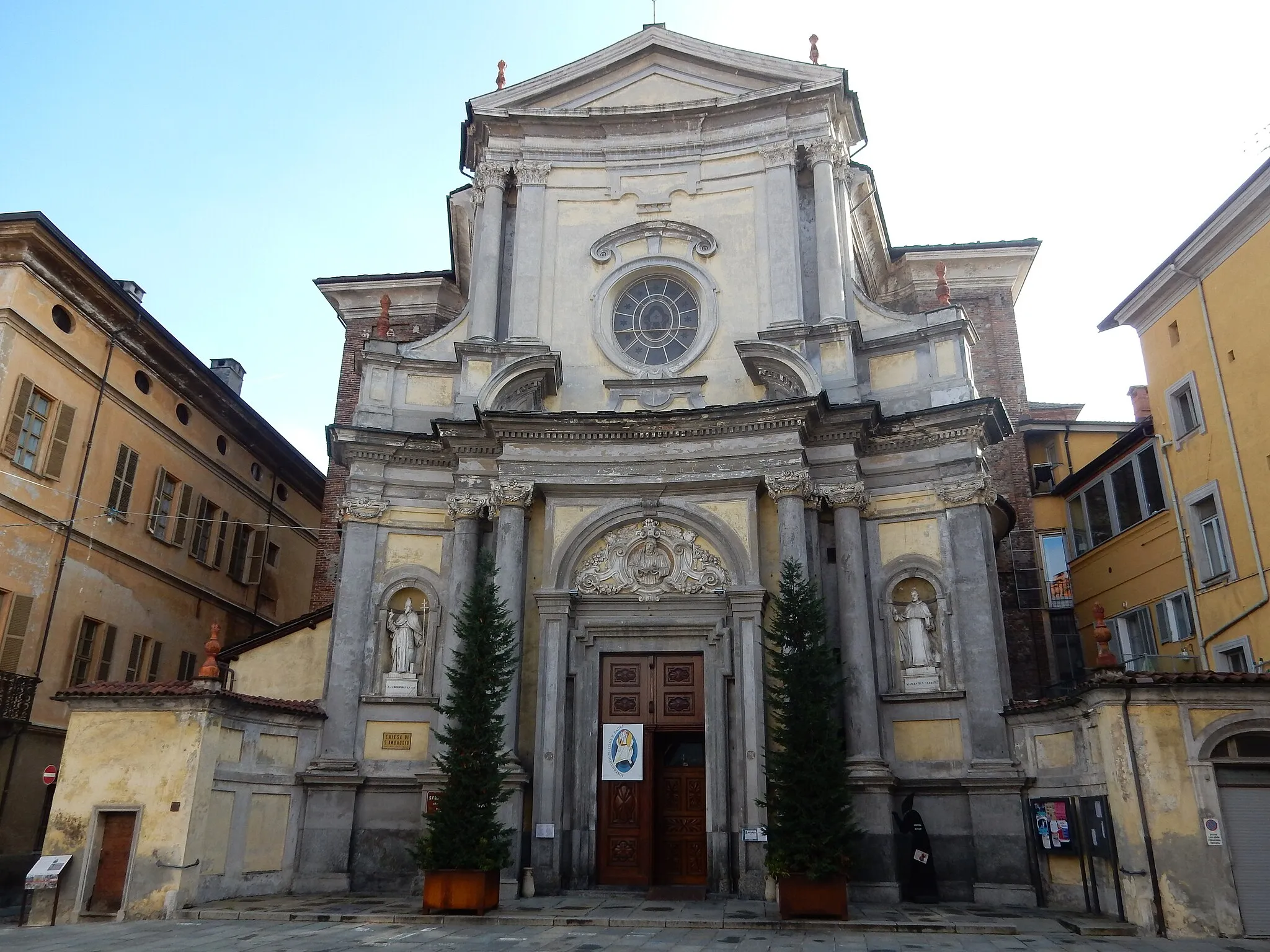 Photo showing: Facciata Chiesa S.Ambrogio