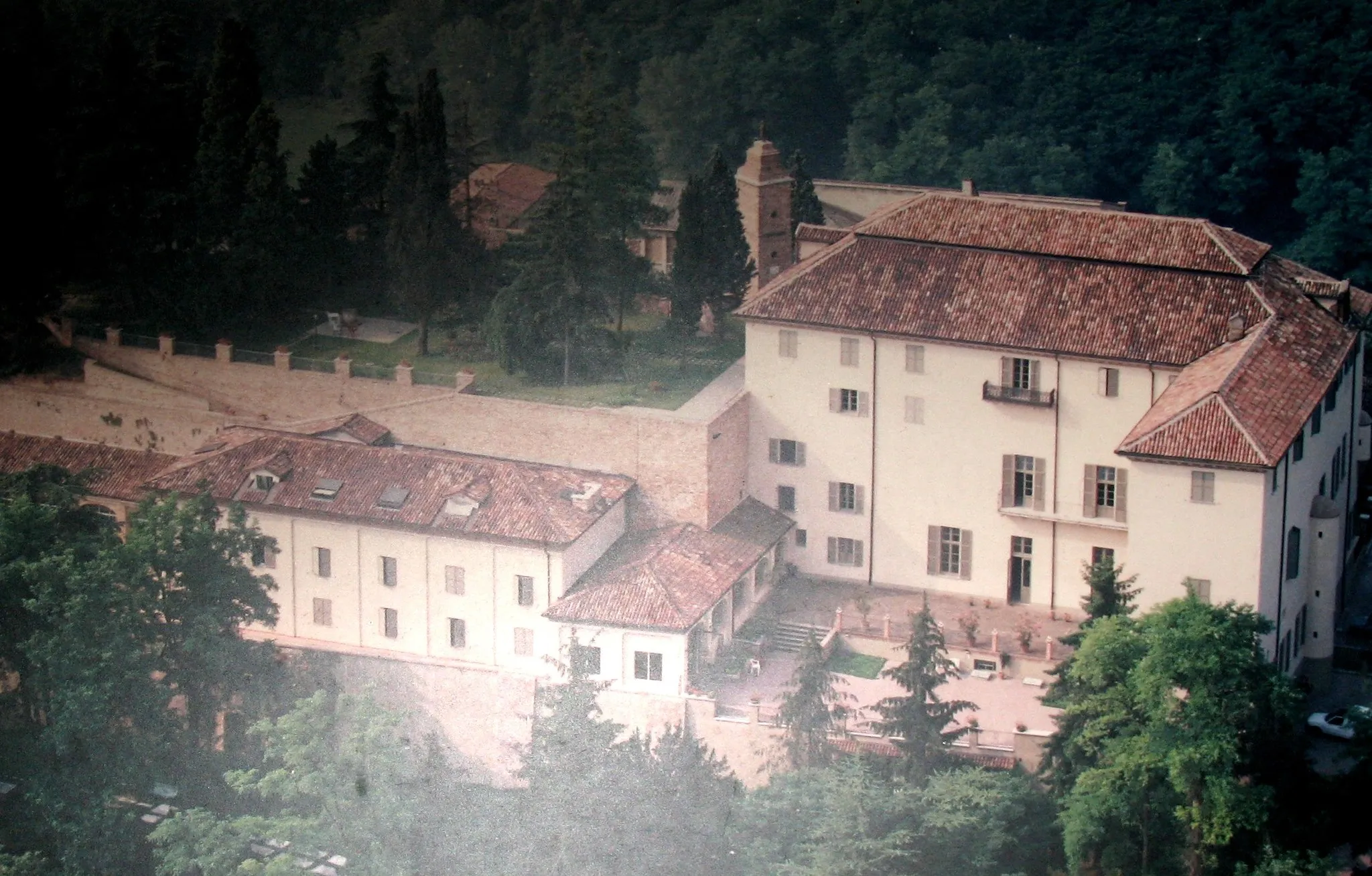 Photo showing: Particolare di un'immagine riproducente il palazzo-castello Cacherana di Bricherasio a Fubine, in provincia di Alessandria, Italia. L'immagine è presente all'interno del palazzo - adibito a casa di riposo dell'Opera "Don Orione" - e ne è stata autorizzata la ripresa.