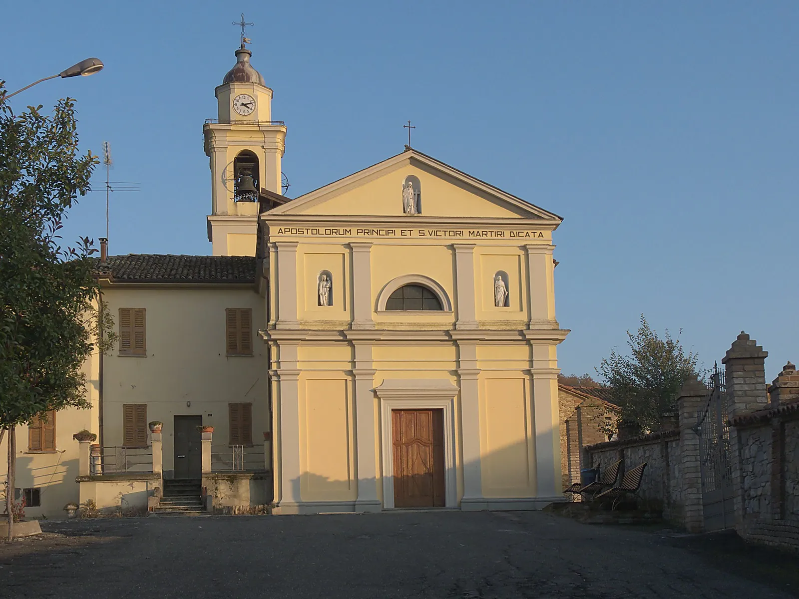 Photo showing: Chiesa di Momperone
