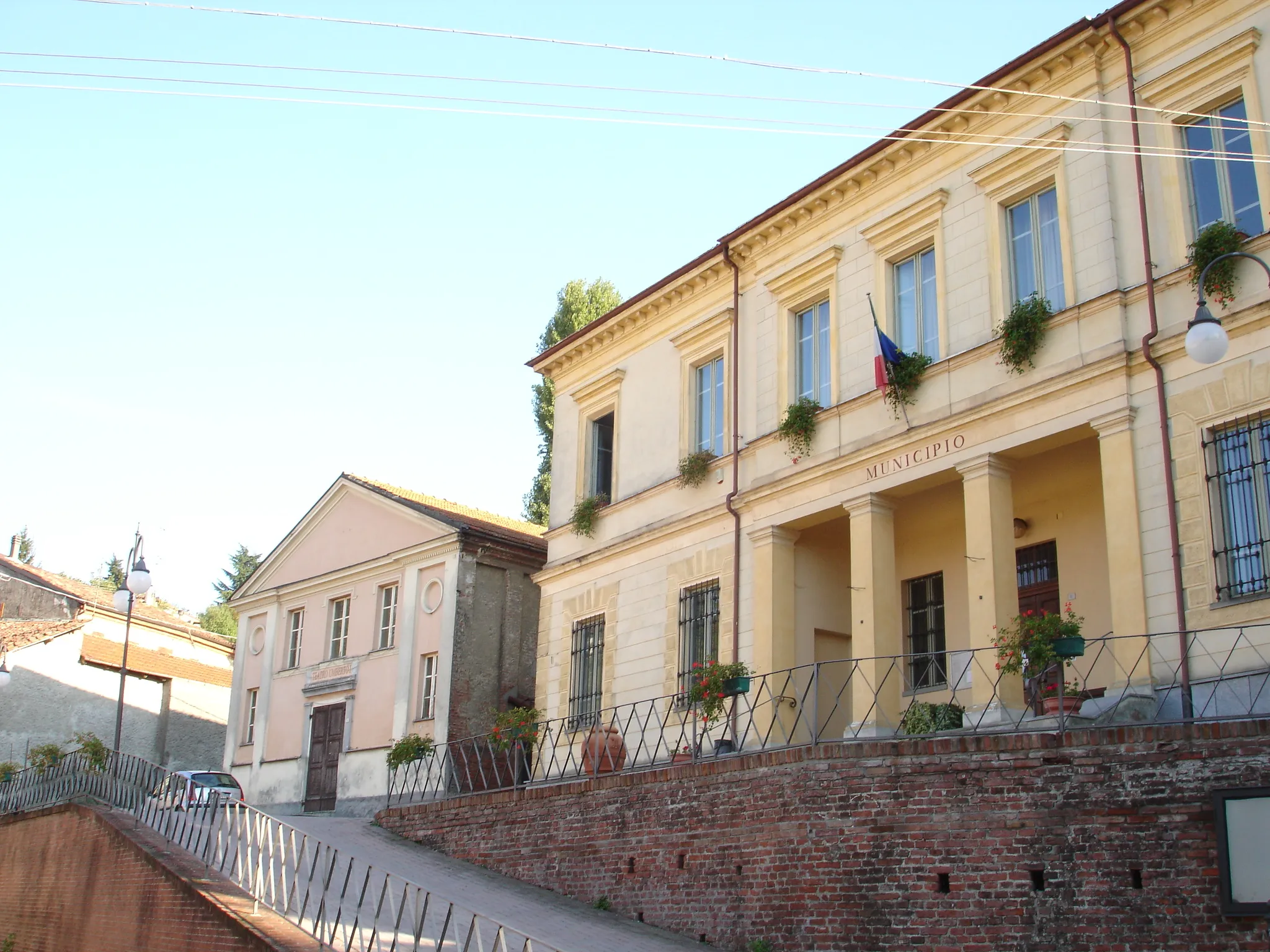 Photo showing: Ricaldone (provincia di Alessandria): il municipio e il teatro "Umberto I"