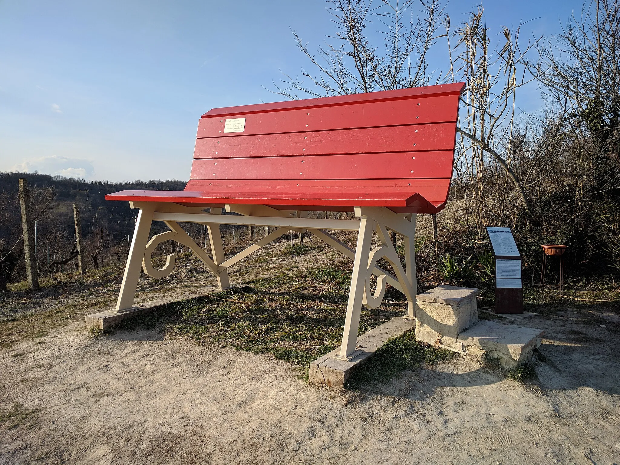 Photo showing: Vista della panchina gigante di Rosignano a febbraio.