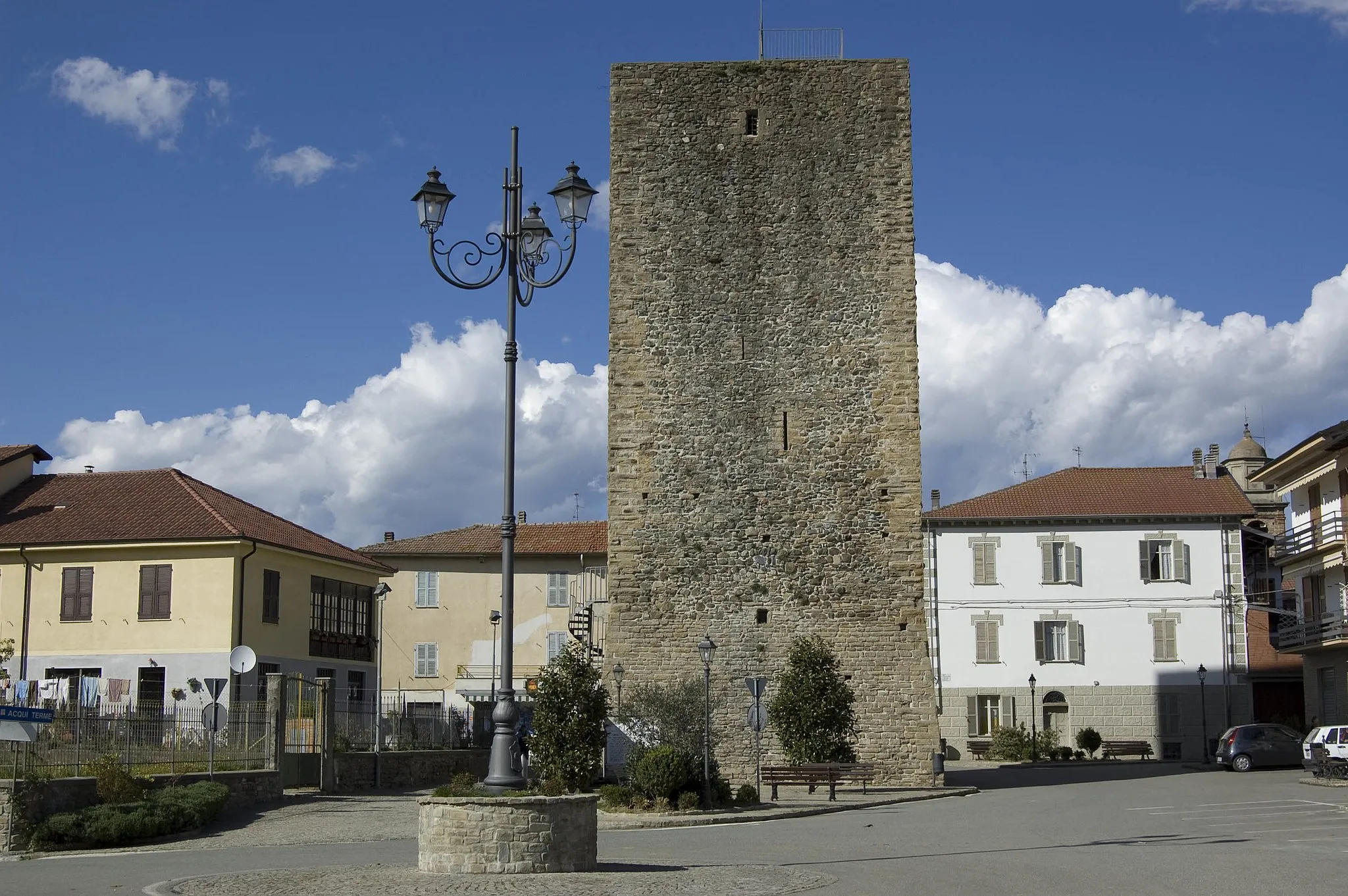 Photo showing: Torre del 1400 nella Piazza Terracini di Cartosio