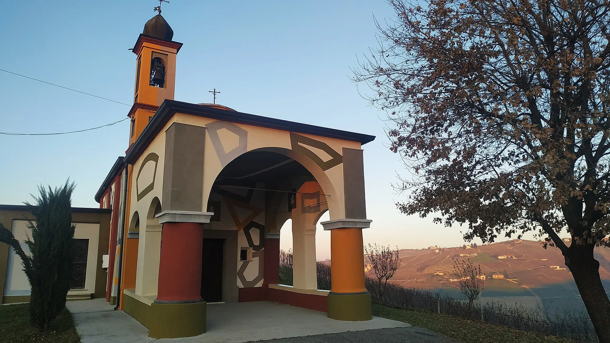 Photo showing: cappella dell'artista David Tremlet a Coazzolo (AT)