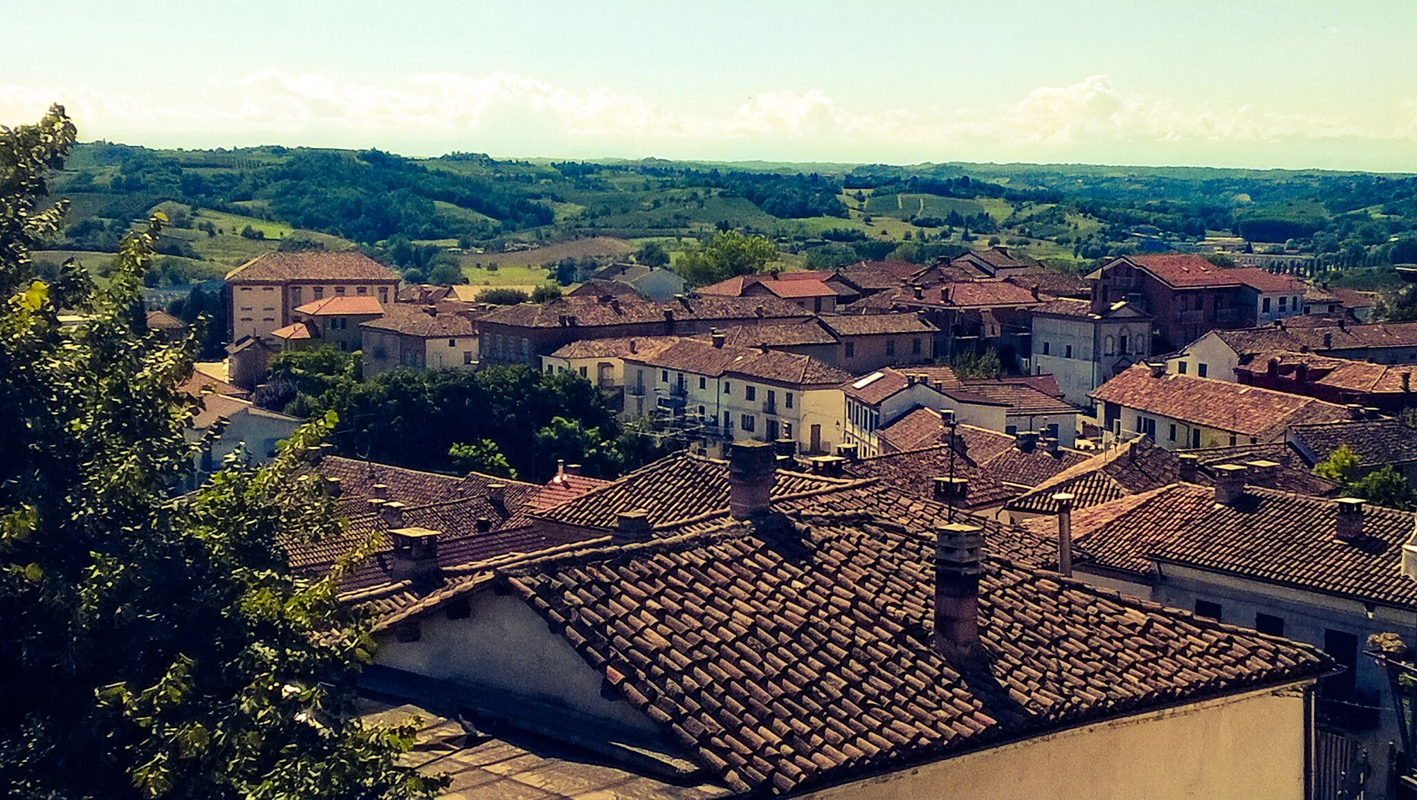 Photo showing: Tetti di Montegrosso d’Asti (AT), Italia.