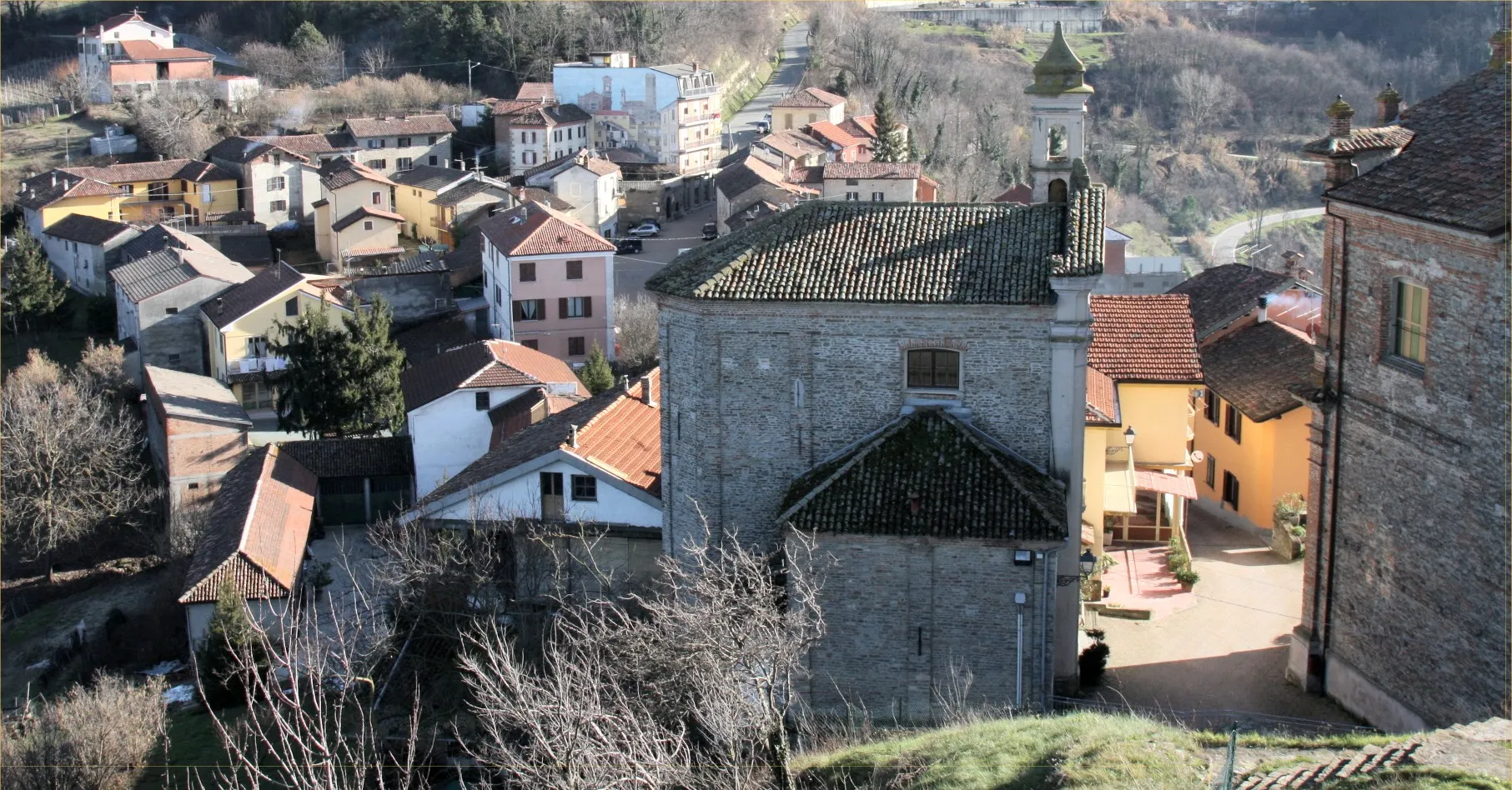 Photo showing: The village from the watchtower at its center - a prominent local landmark.