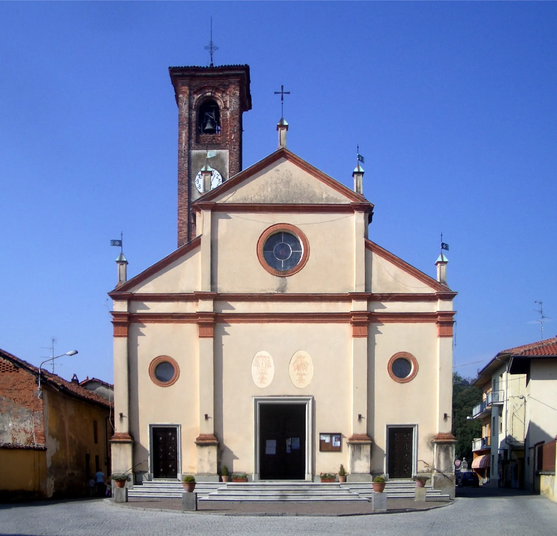 Photo showing: St Peter parish church , XVI century, Benna (Biella), Italy