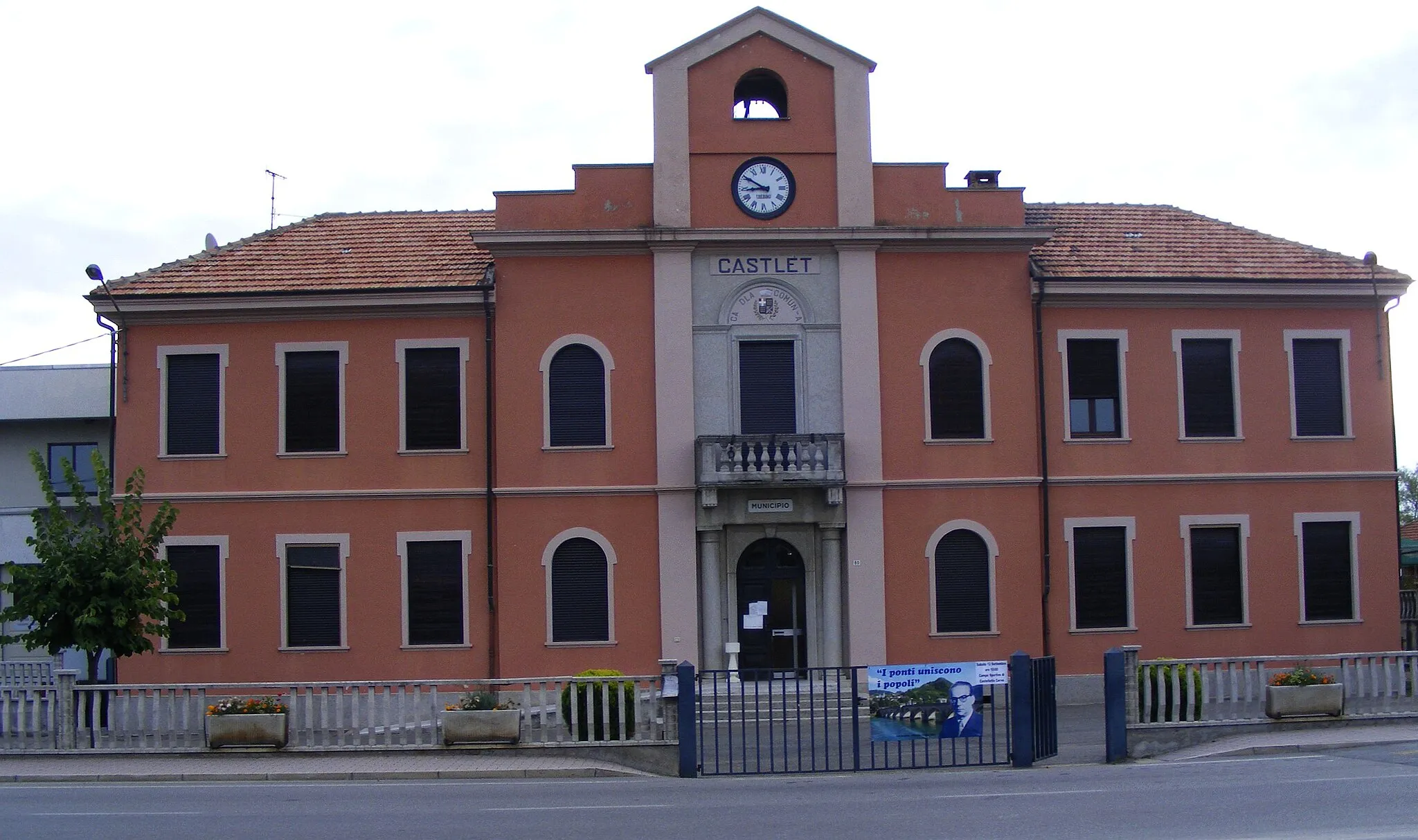 Photo showing: Castelletto Cervo (Bi, Italy): town hall