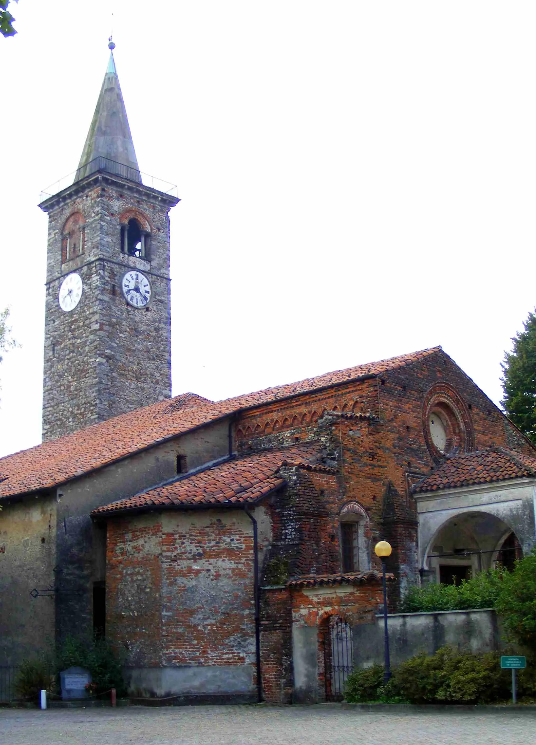 Photo showing: Salussola (BI, Italy): Santa Maria Assunta church