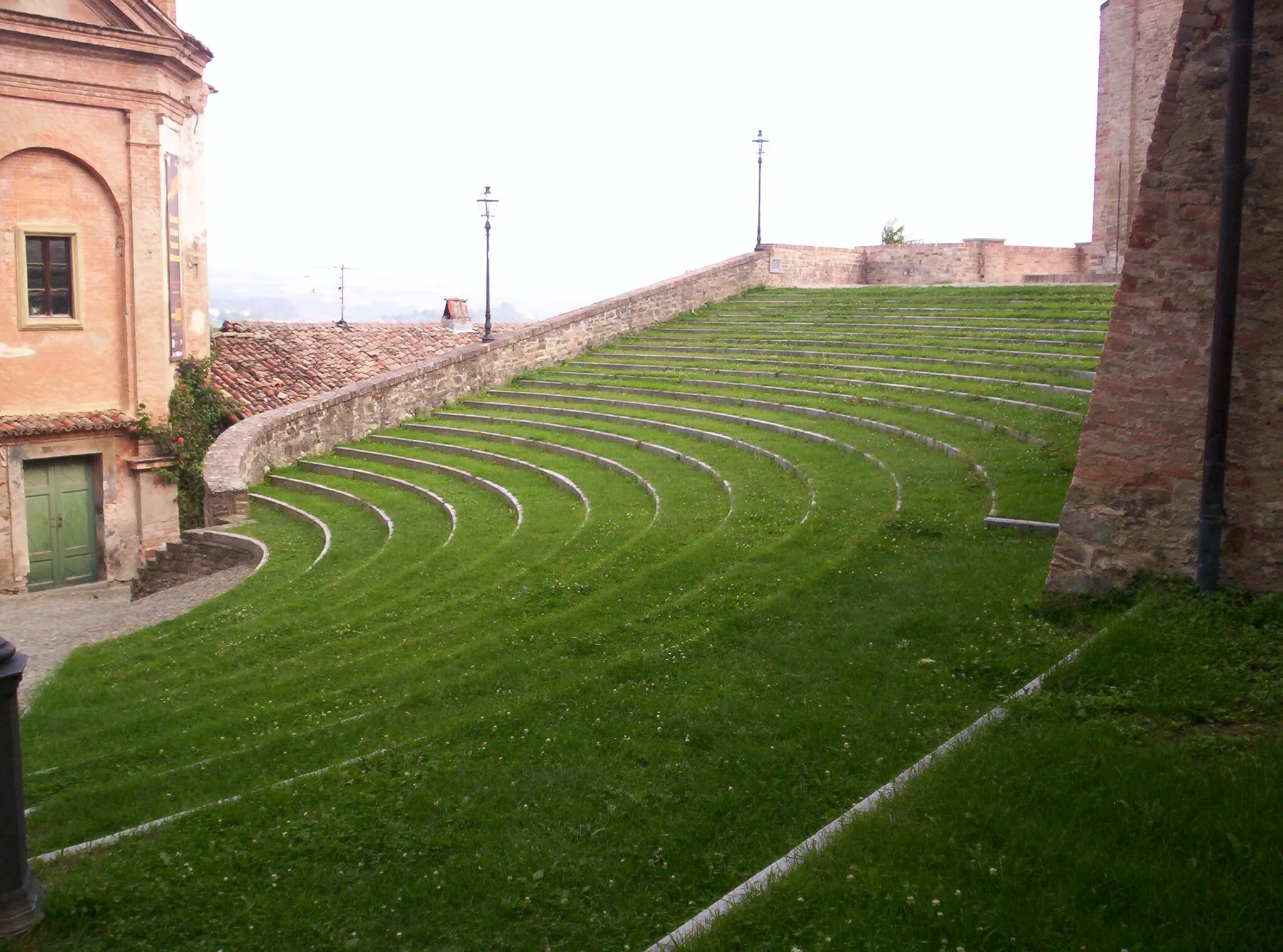 Photo showing: Anfiteatro di Monforte d'Alba (Cuneo) - Italy