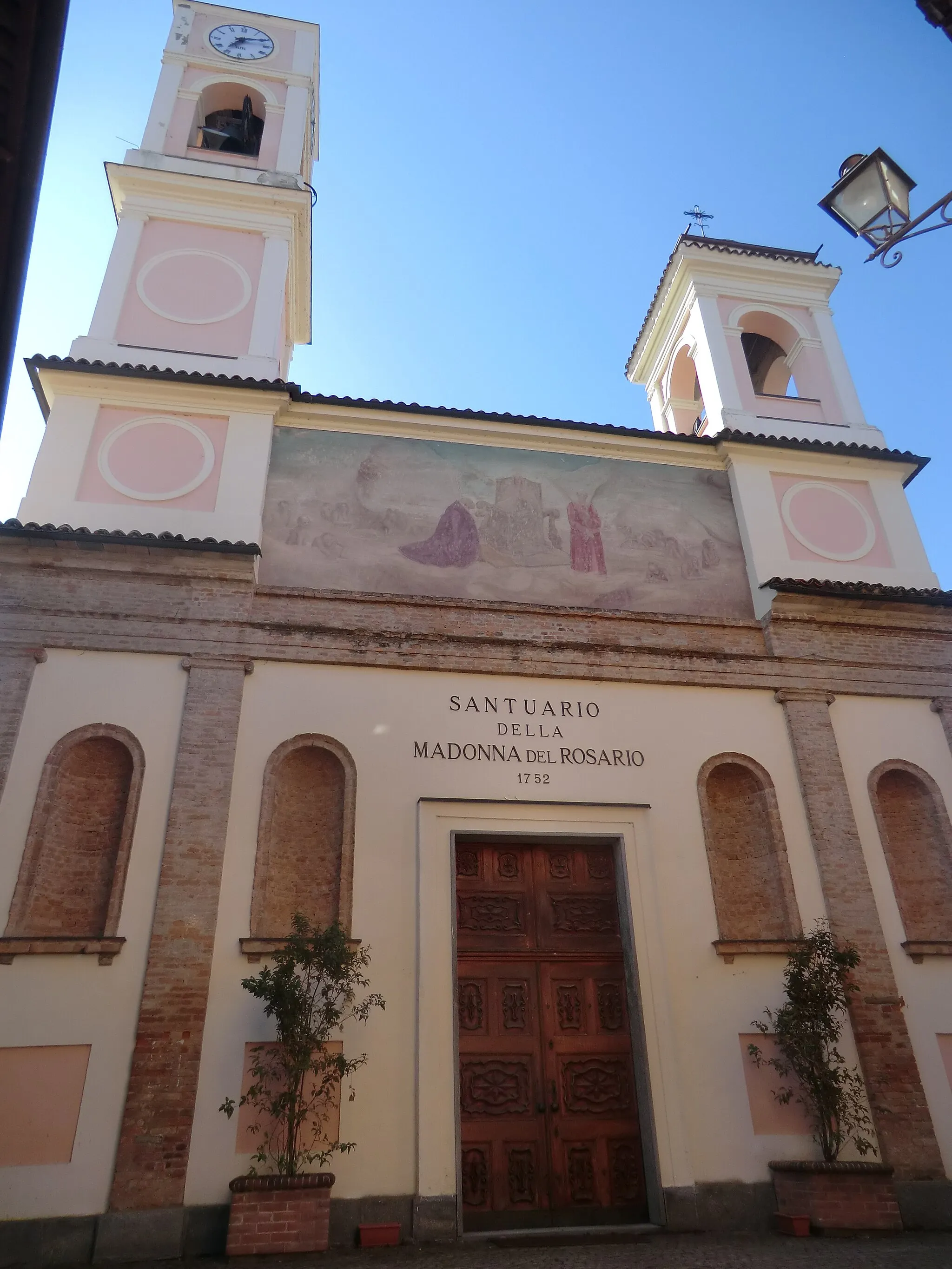 Photo showing: Monchiero (Cuneo): Santuari Madonna del Rosario (sec. XVIII)