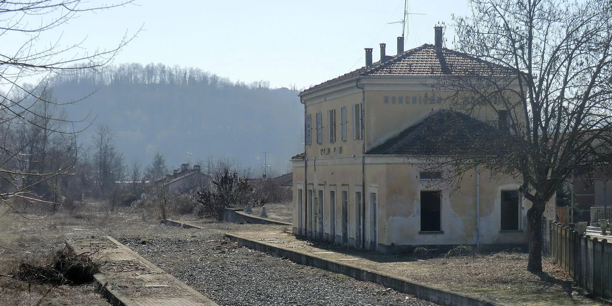 Photo showing: Monchiero (Cuneo): ex stazione ferroviaria