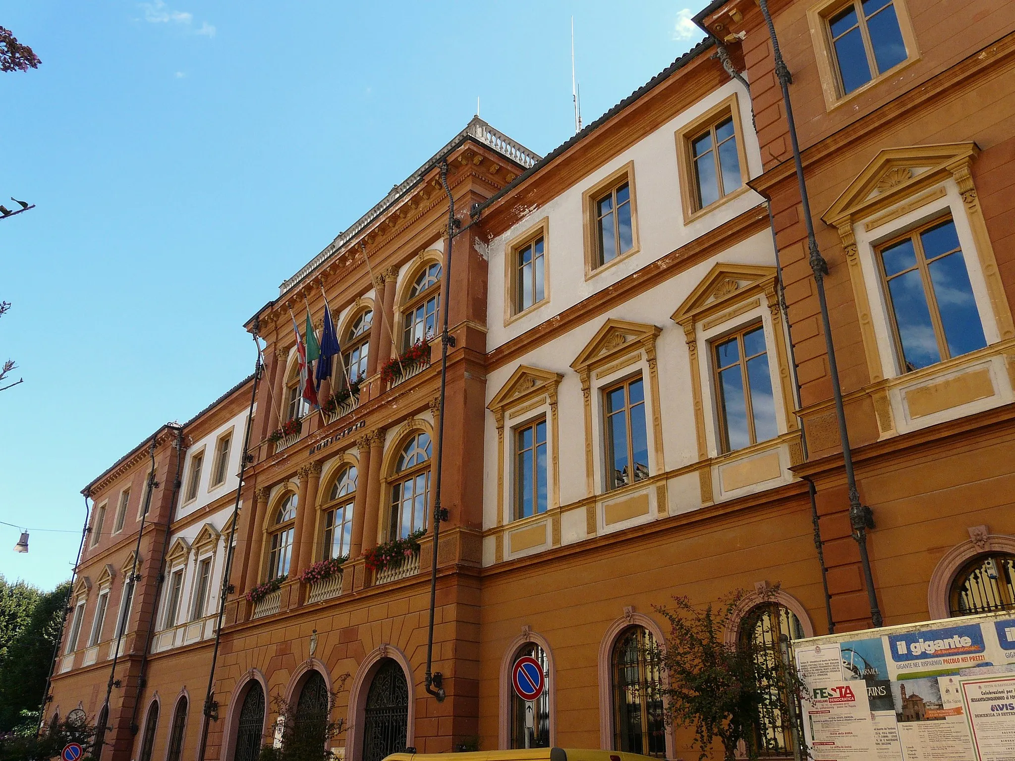 Photo showing: Municipio di Savigliano, Piemonte, Italia
