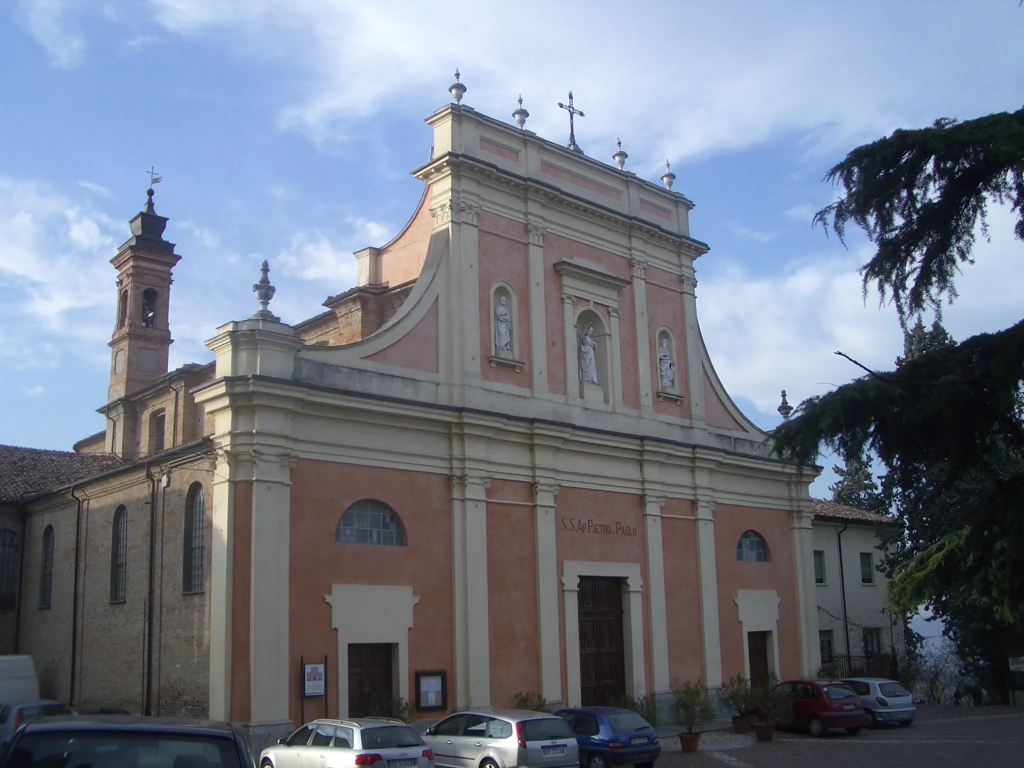 Photo showing: St. Peter and St. Paul Parish Church, Neive, Cuneo, Italy