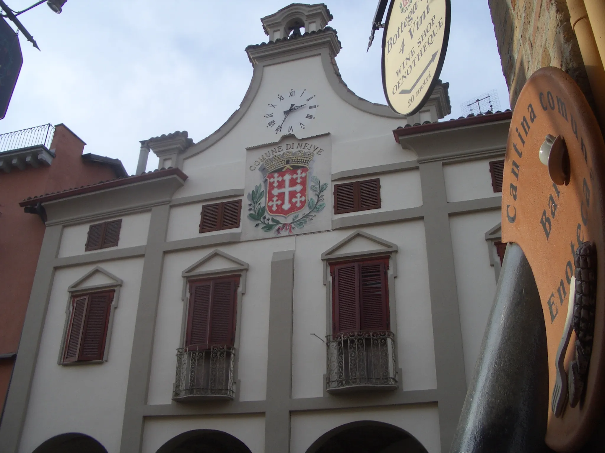 Photo showing: The former Town Hall, Neive, Cuneo, Italy