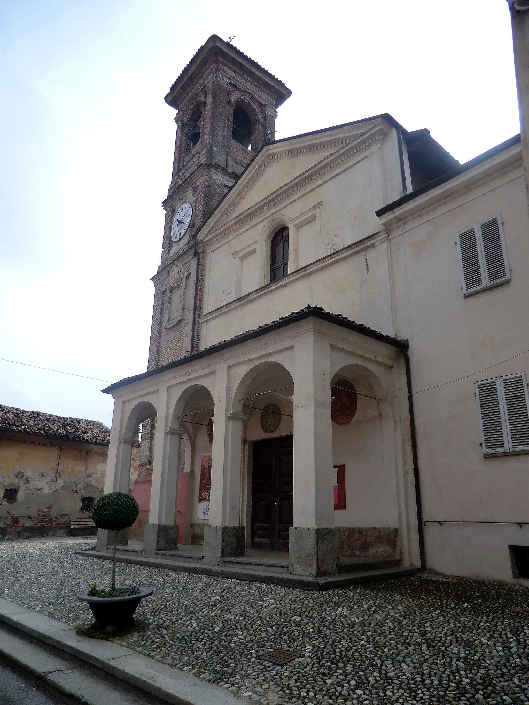 Photo showing: Ruffia (Cuneo - Italia): chiesa di San Giacomo