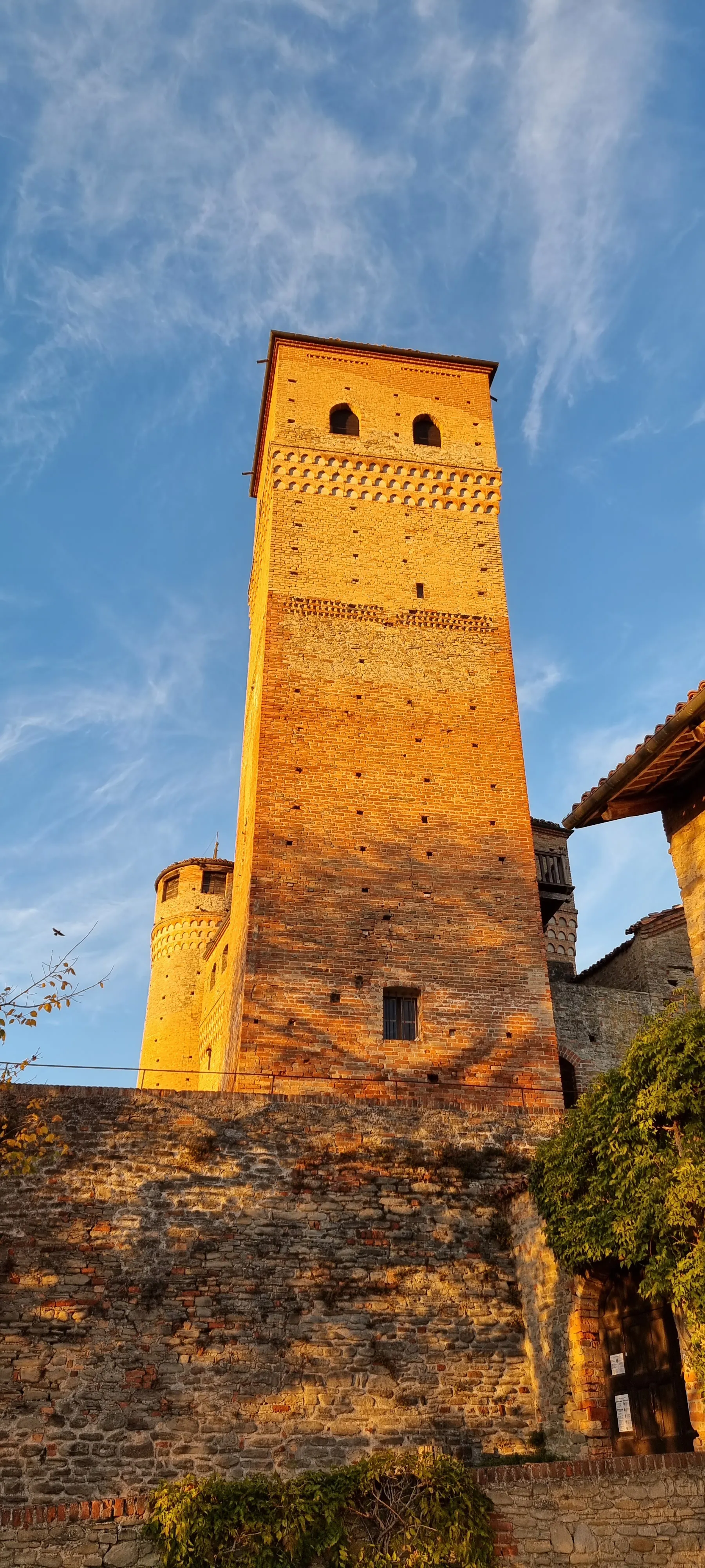 Photo showing: Castello di Serralunga - Serralunga d'Alba, Cuneo, Italy