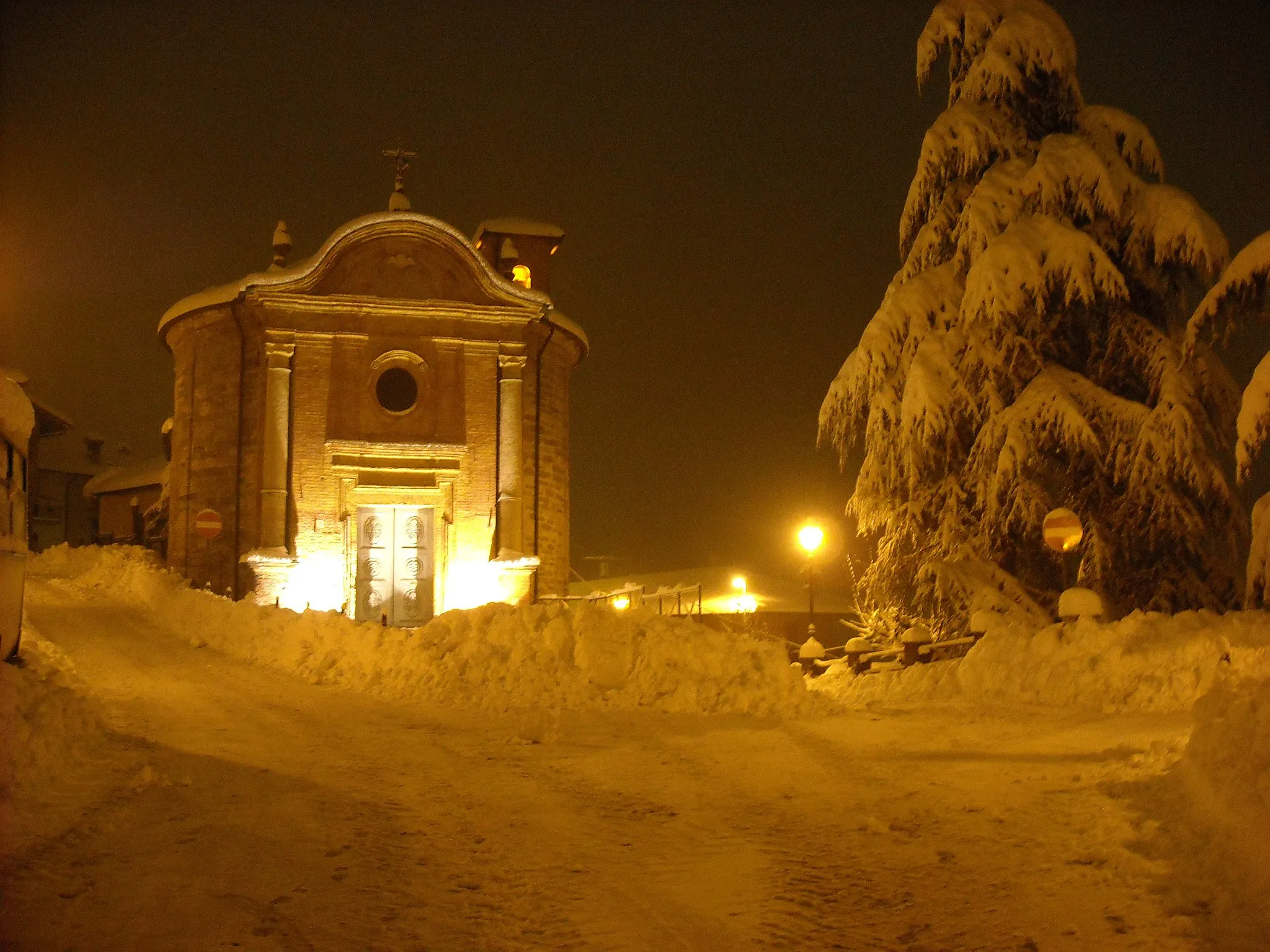 Photo showing: Scatto notturno della chiesa di San Rocco sotto una forte nevicata.
