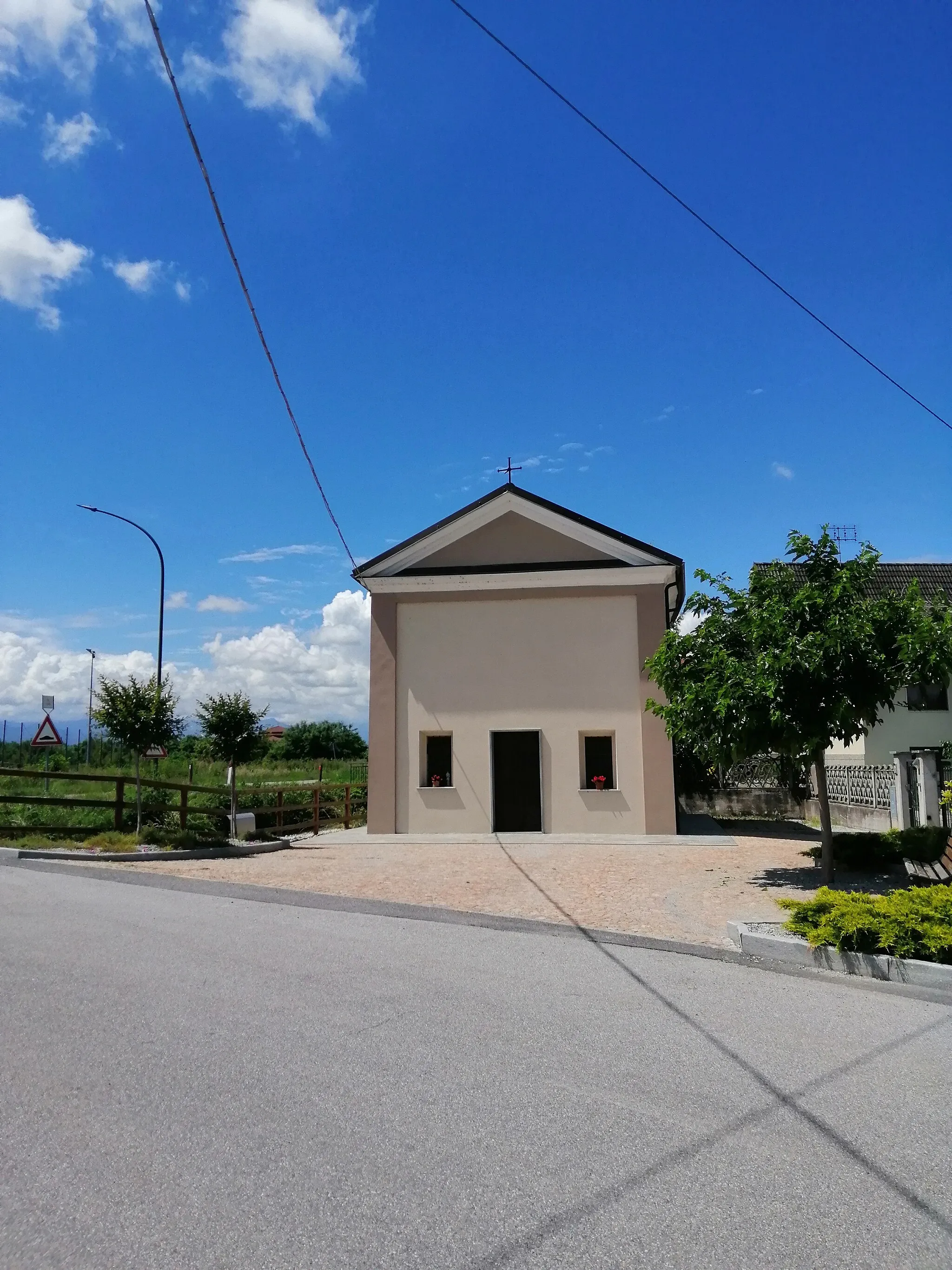Photo showing: La cappella di San Rocco si trova a Montanera