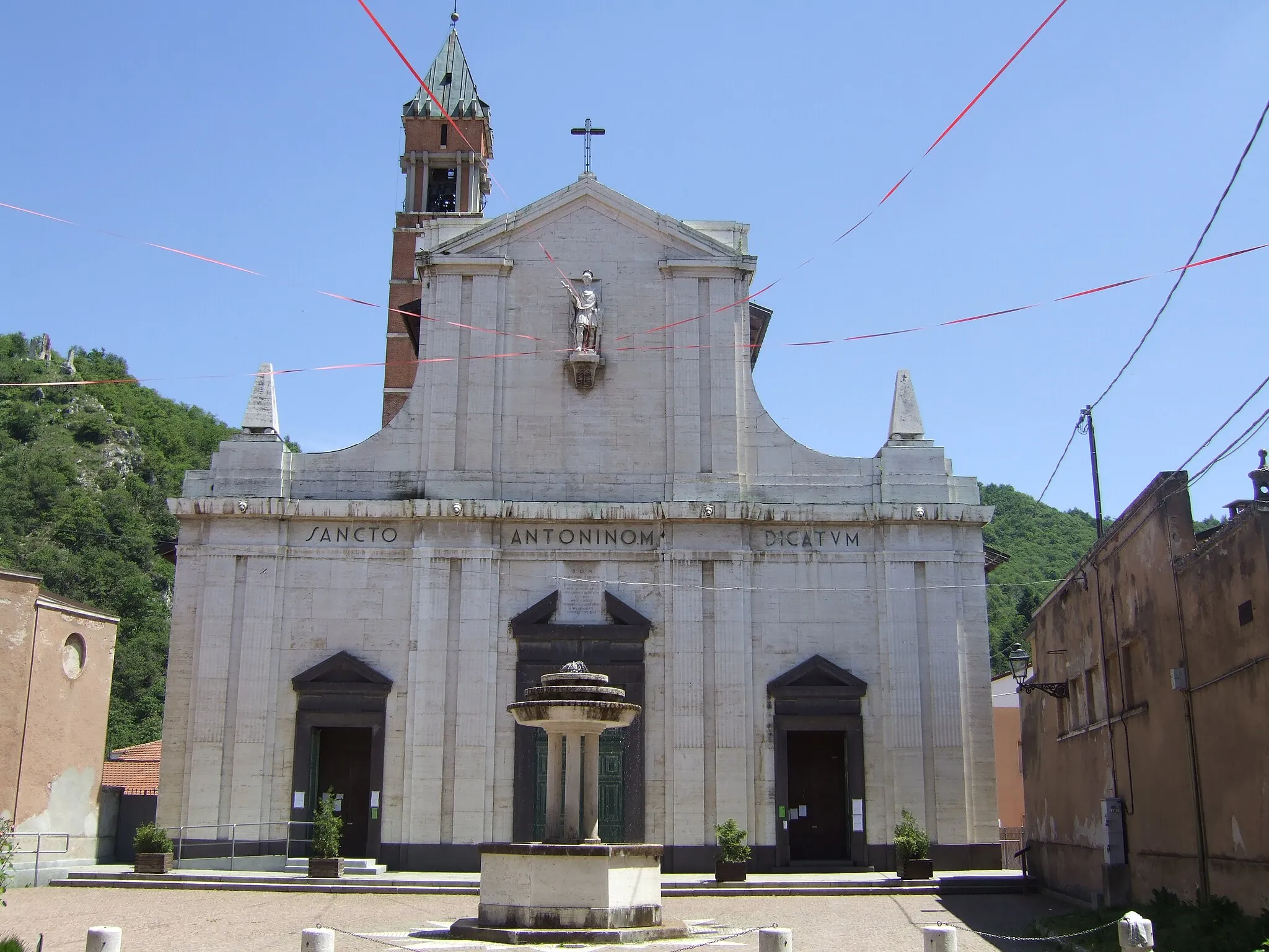 Photo showing: Parish church of St. Antonino in Chiusa Pesio (Province of Cuneo - Italy)