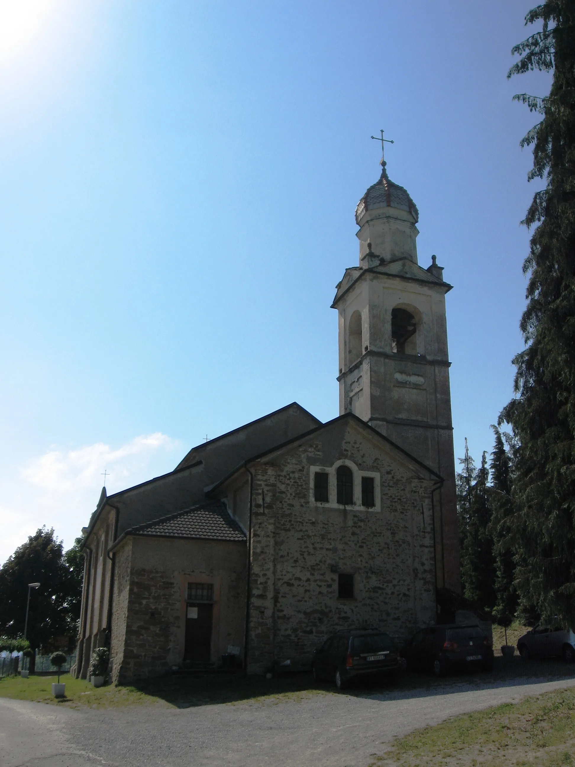 Photo showing: Gottasecca. Lato posteriore del Santuario della Madonna Assunta.
