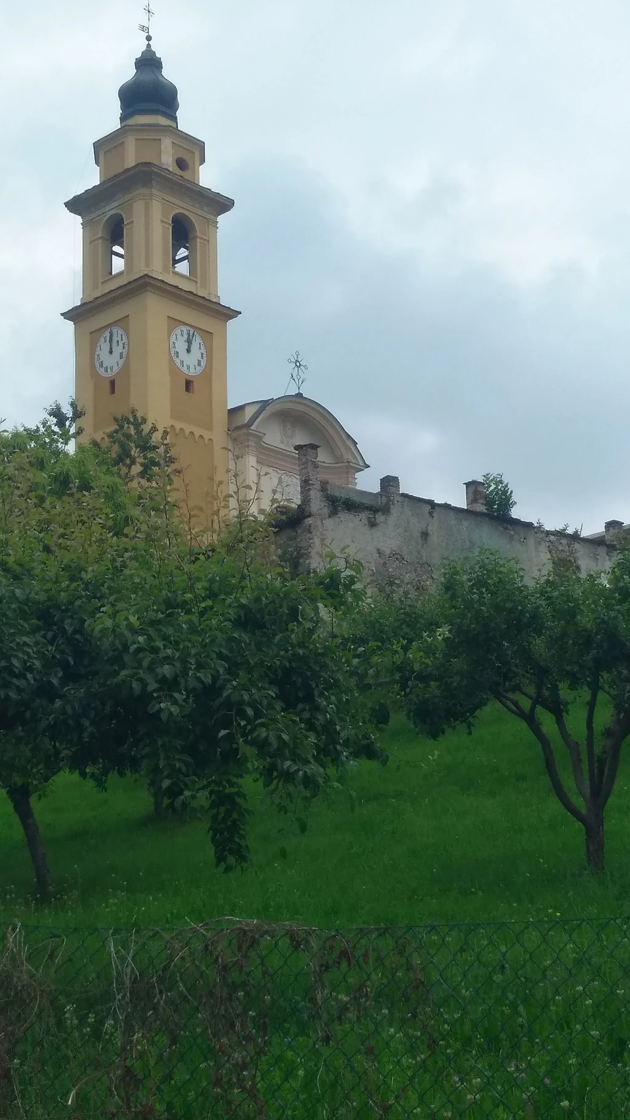 Photo showing: Bernezzo: la chiesa