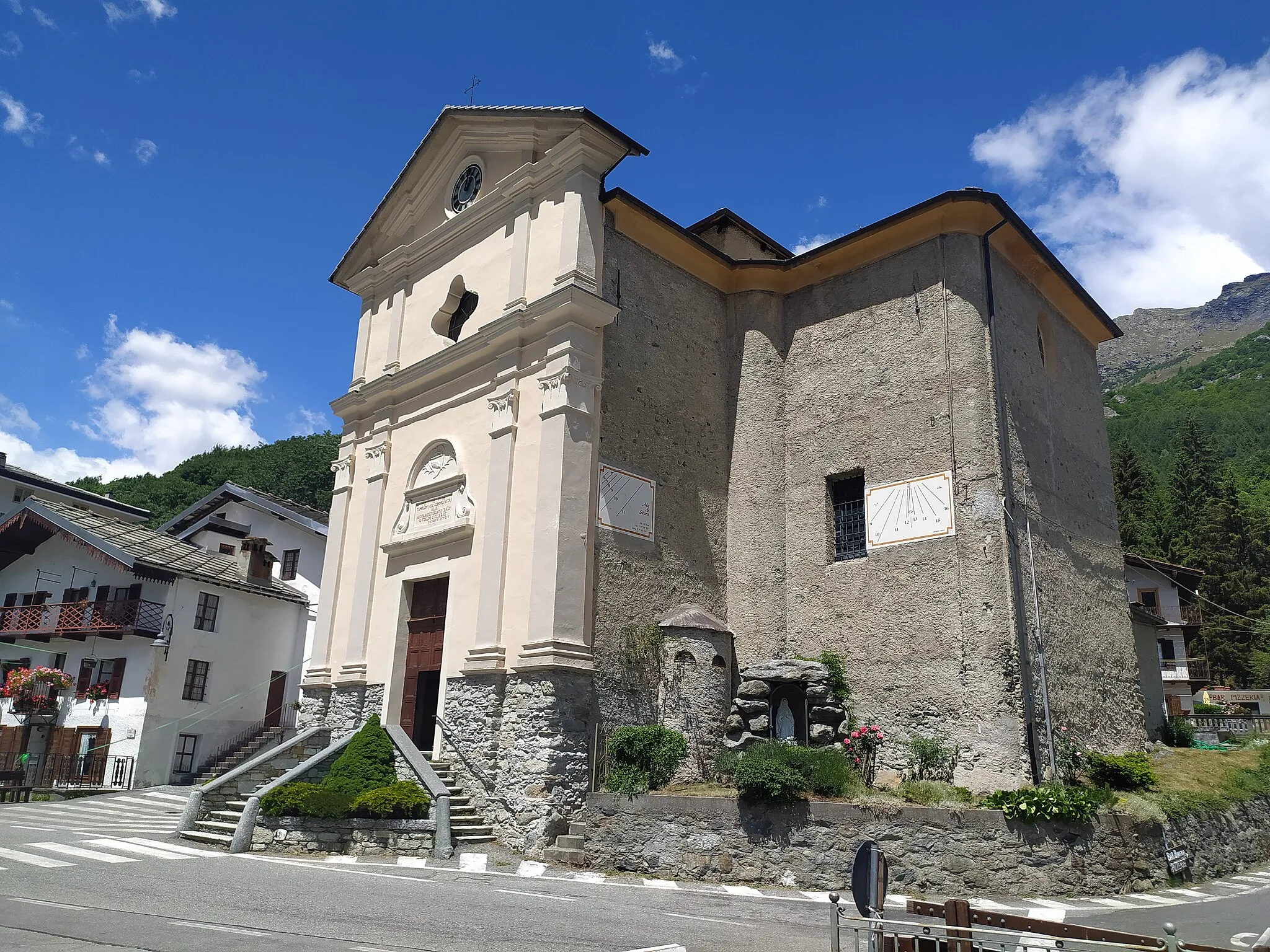 Photo showing: Chiesa Parrocchiale Ala di Stura