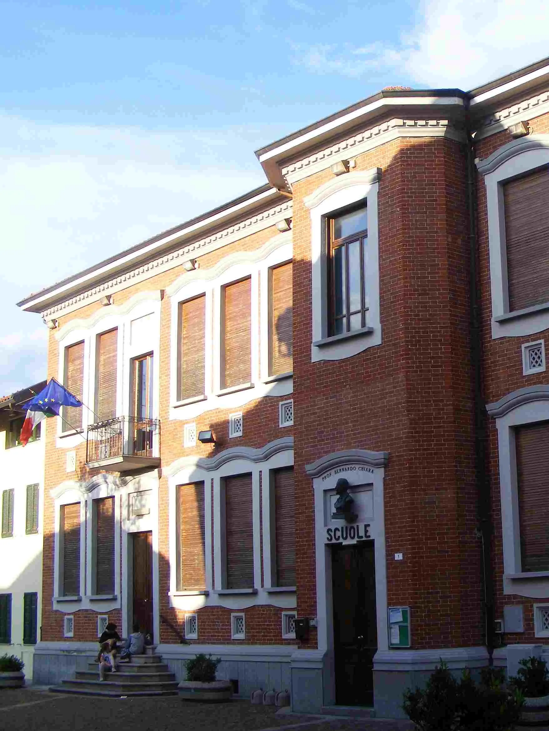 Photo showing: Vauda Canavese (TO, Italy): school building