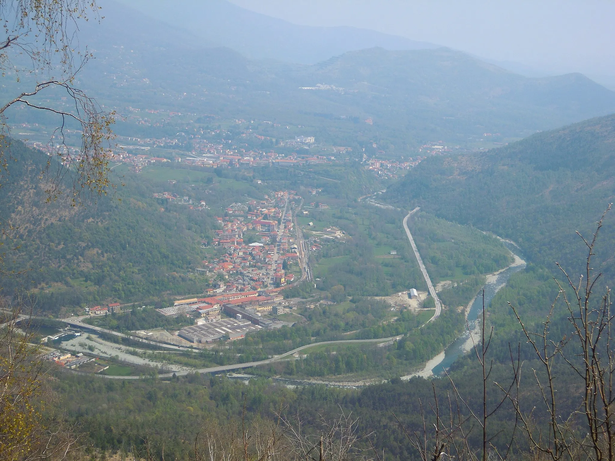 Photo showing: Panorama di Germagnano dalla stradina che sale verso il monte Turu