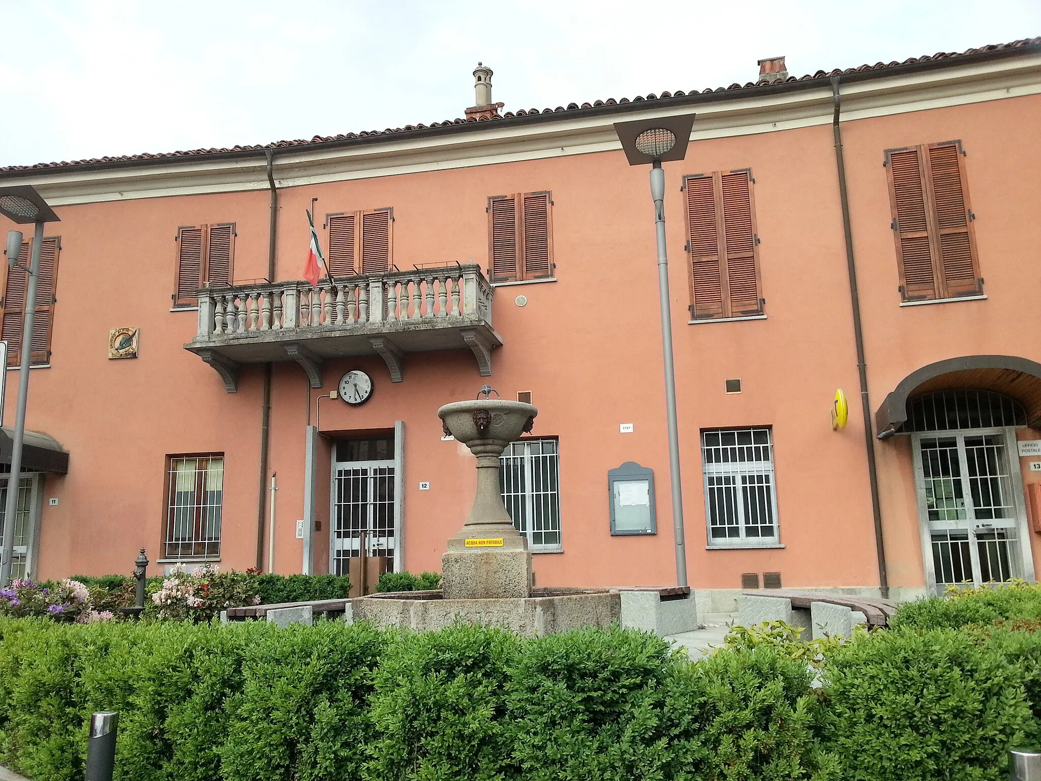 Photo showing: Burolo Town Hall, Northern Italy