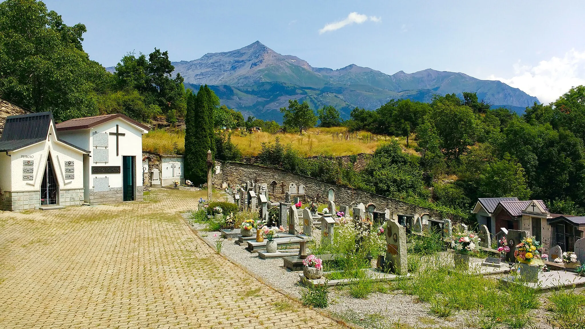 Photo showing: cimitero di Gravere (cimitero nel comune di Gravere, nella città metropolitana di Torino)