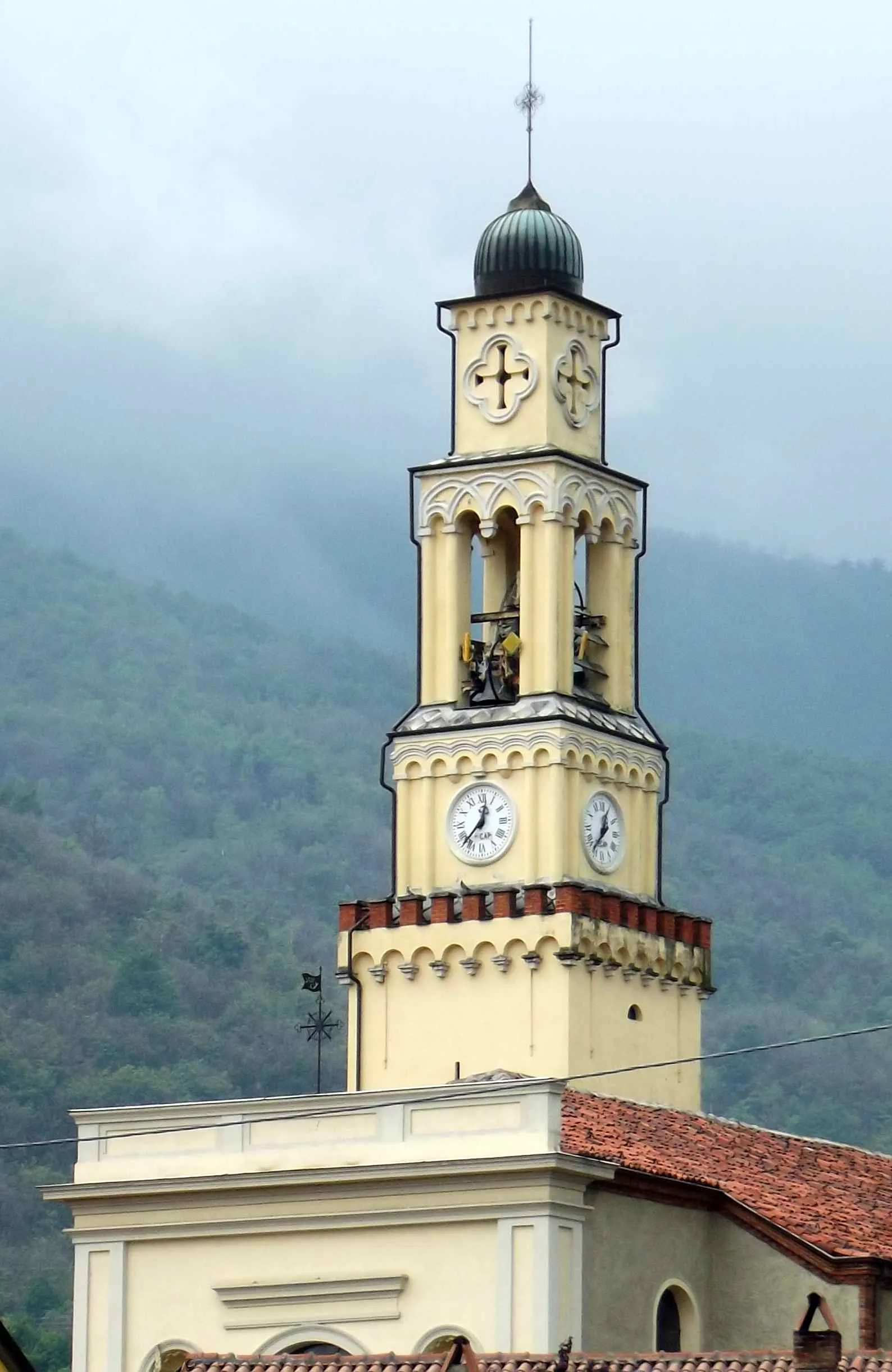 Photo showing: La Cassa (TO, Italy): church tower, formerly belonging to the local castle