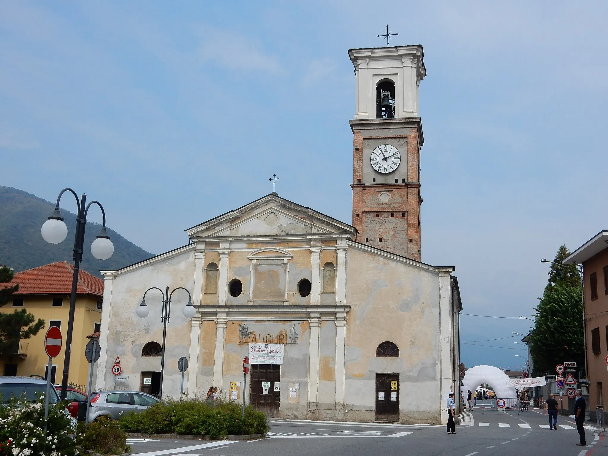 Photo showing: Cafasse, la chiesa parrocchiale di San Grato.