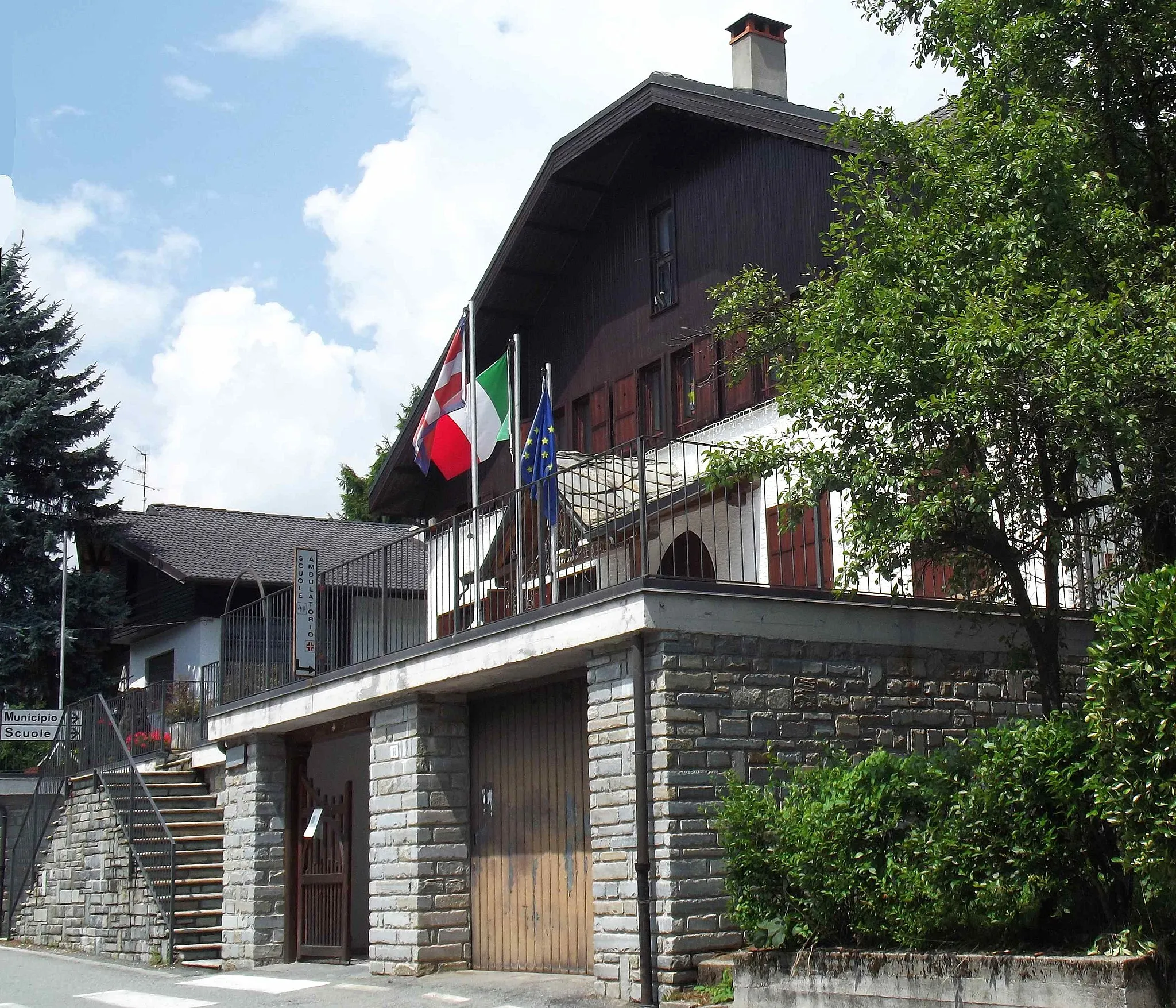 Photo showing: Cantoira (TO, Italy): town hall
