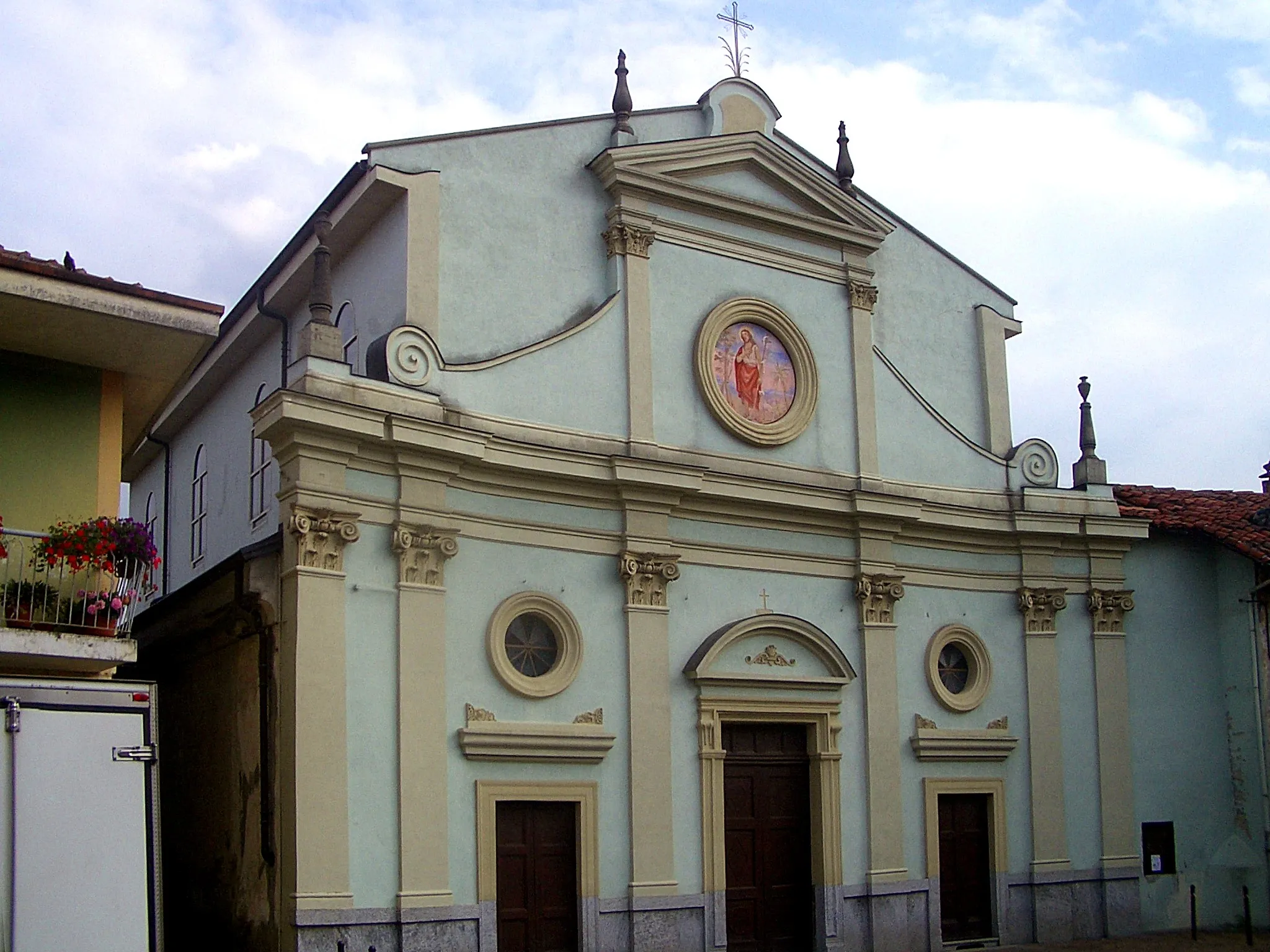 Photo showing: Salassa, the parish church dedicated to St. John the Baptist