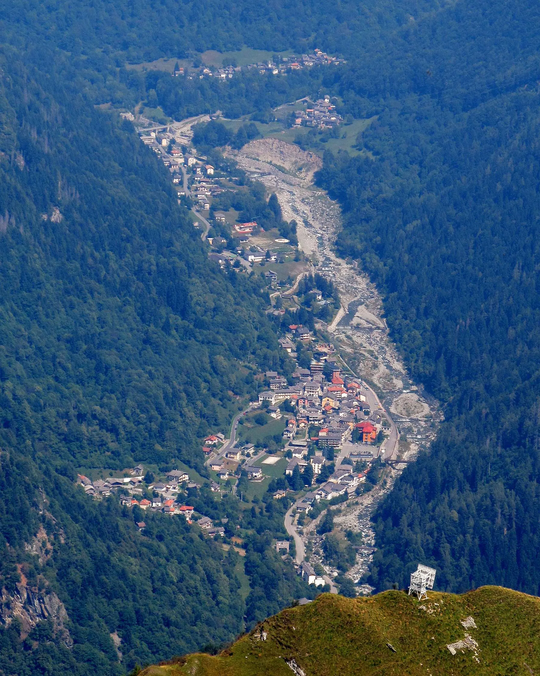 Photo showing: Ronco Canavese (TO, Italy) seen fron cima Rosta