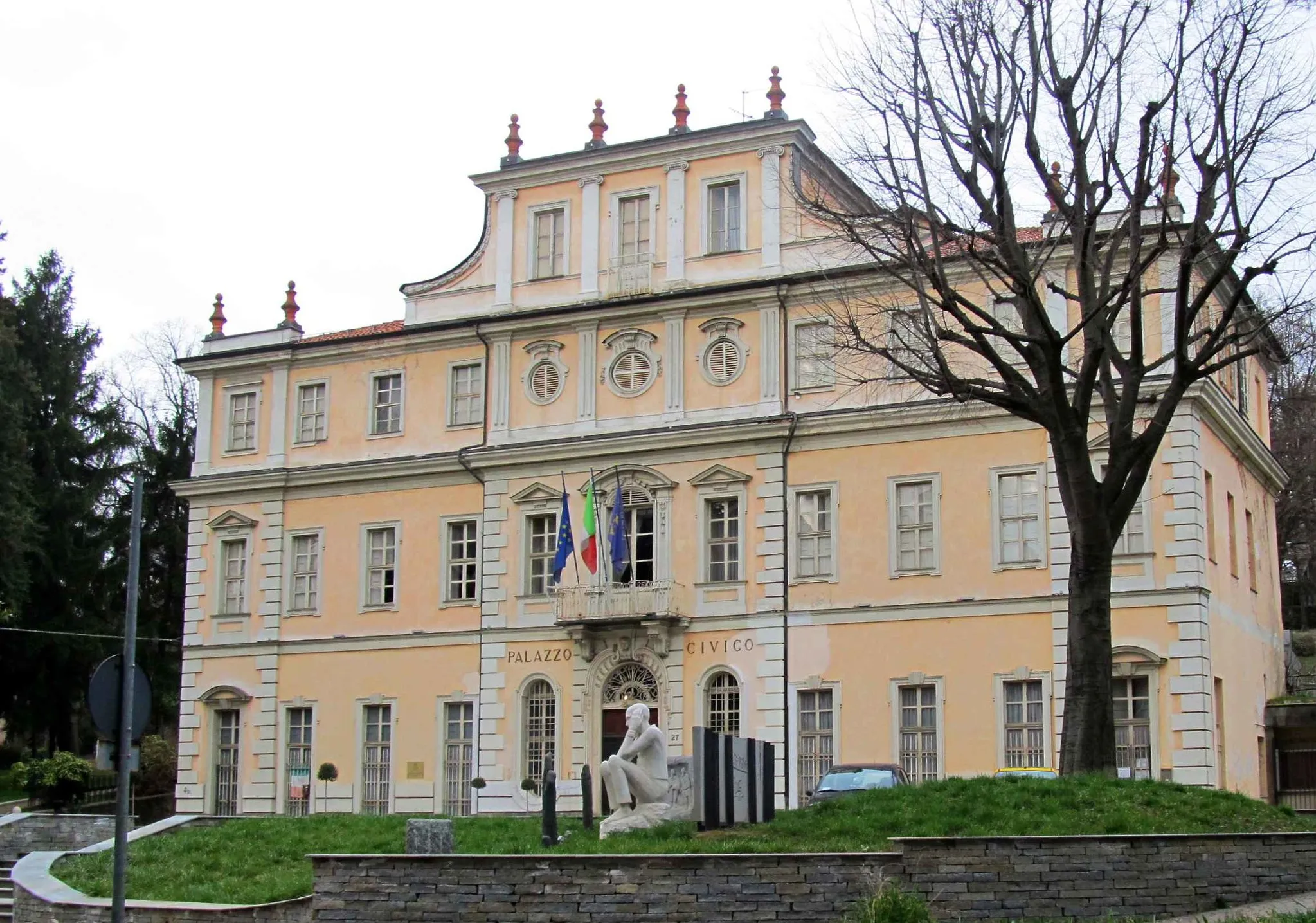 Photo showing: Rivoli (TO, Italy): town hall (former villa Cane d'Ussol,  architect  Galletti di Pontestura, built in 1775)