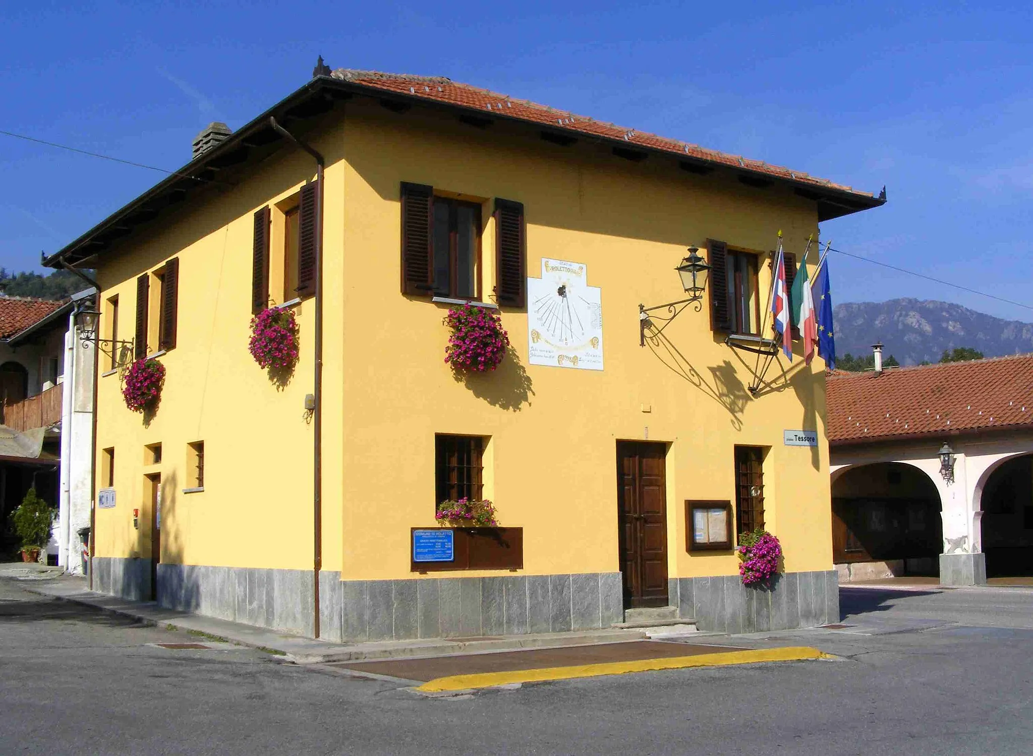 Photo showing: Roletto (TO, Italy): town hall