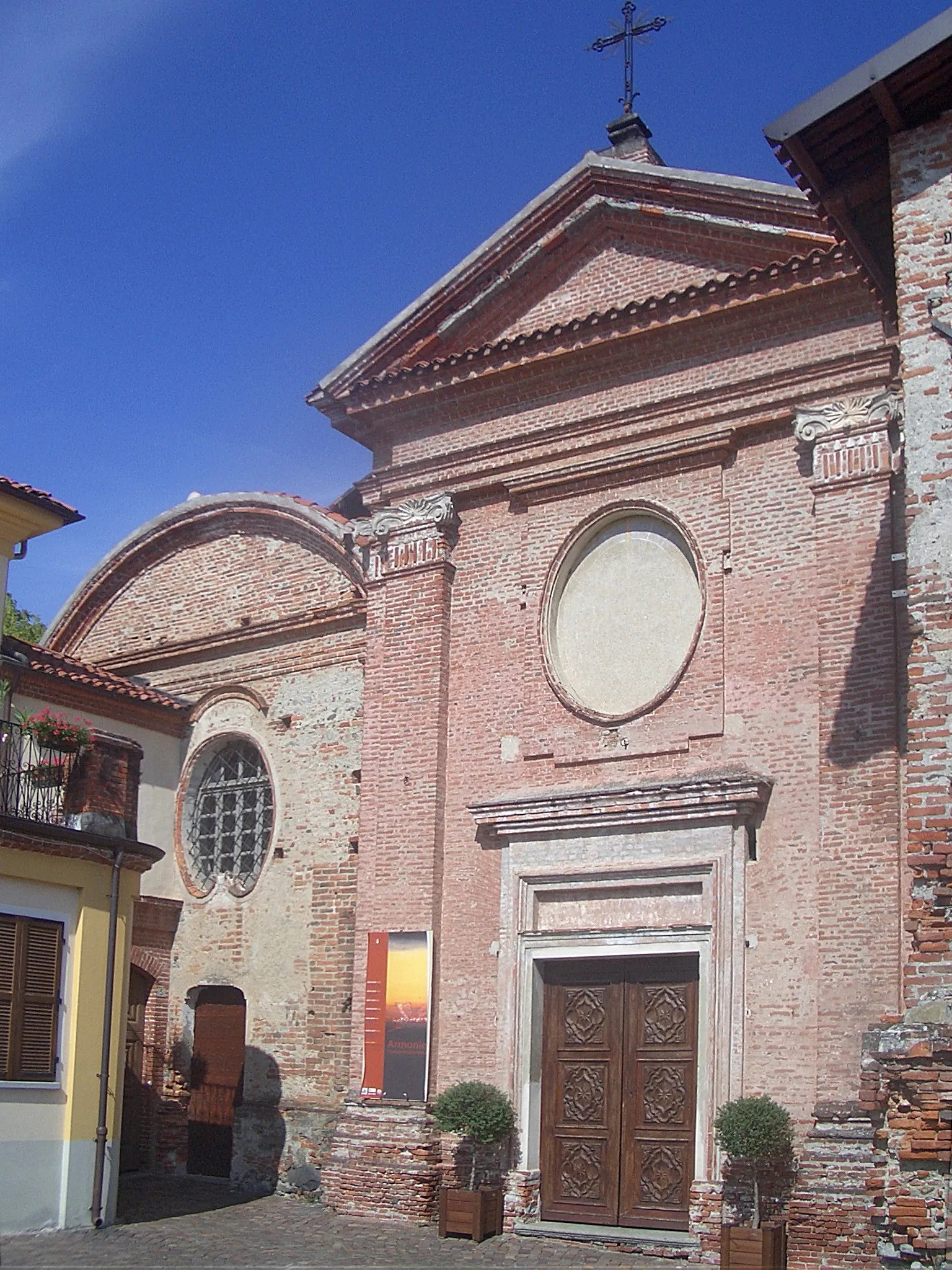 Photo showing: Romano Canavese, Santa Marta church