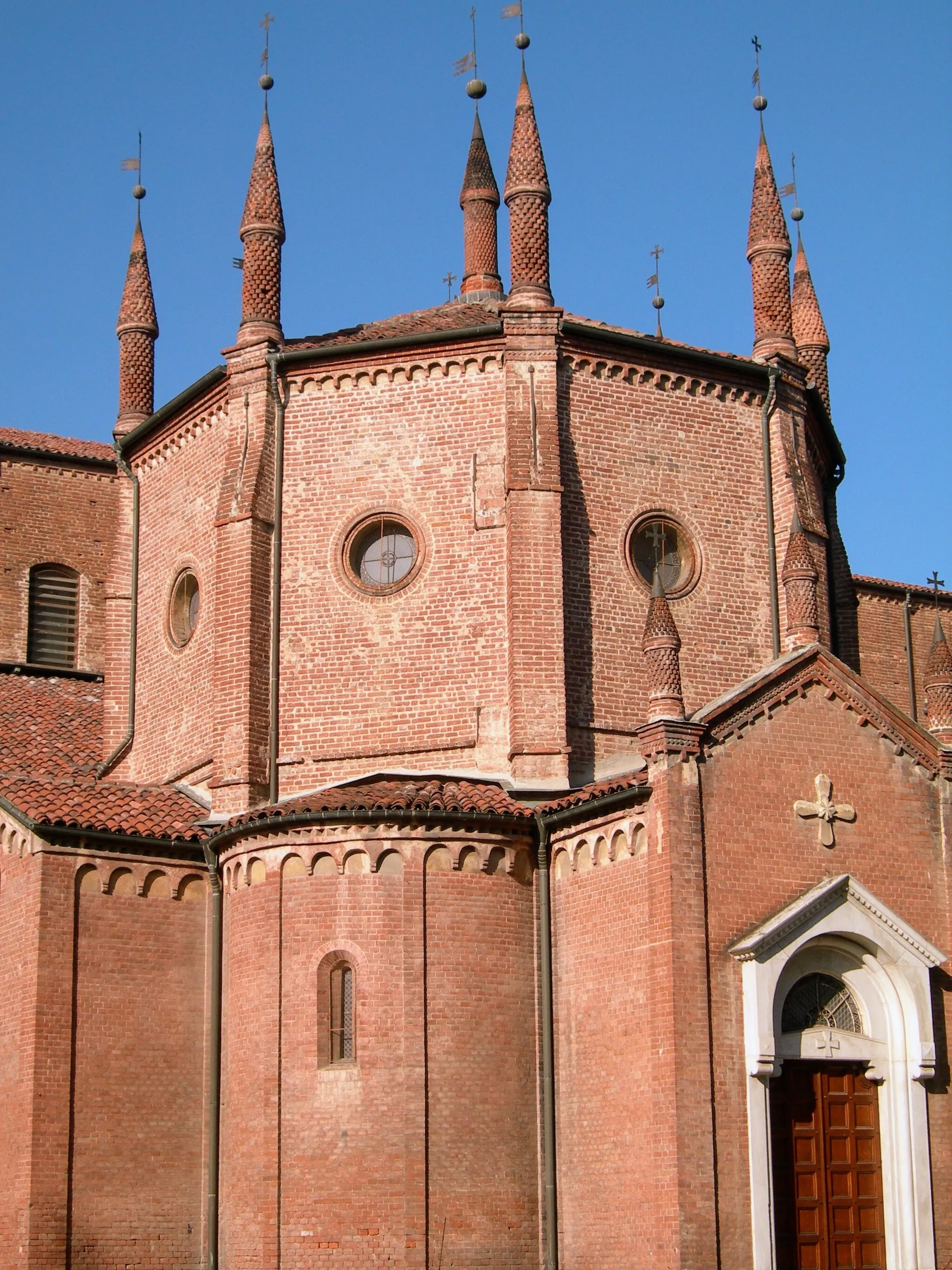 Photo showing: Baptistry of the Duomo of Chieri, Italy