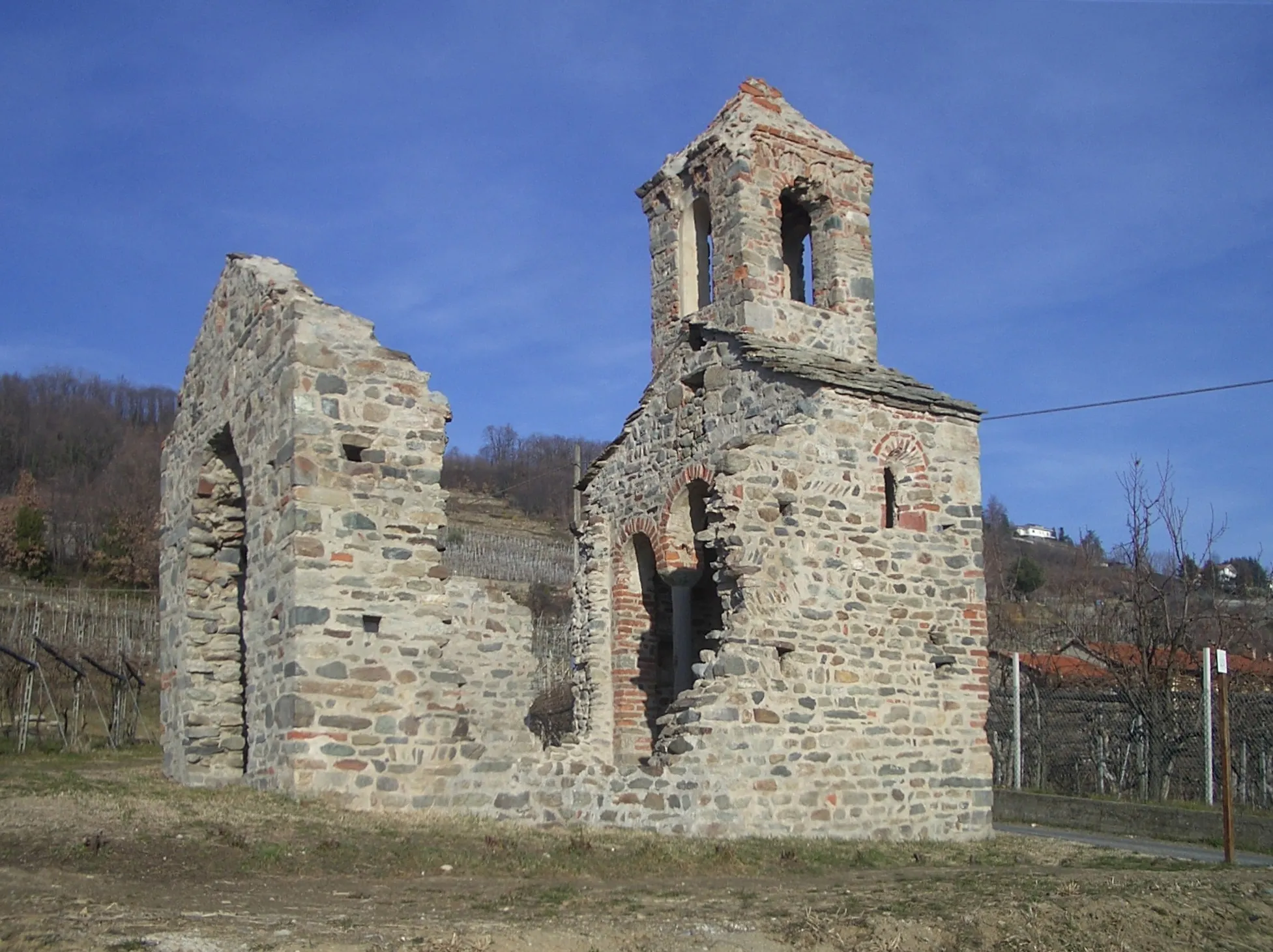 Photo showing: Romanesque church, IX century (popularly known as Gesion), Piverone, Torino, Italy